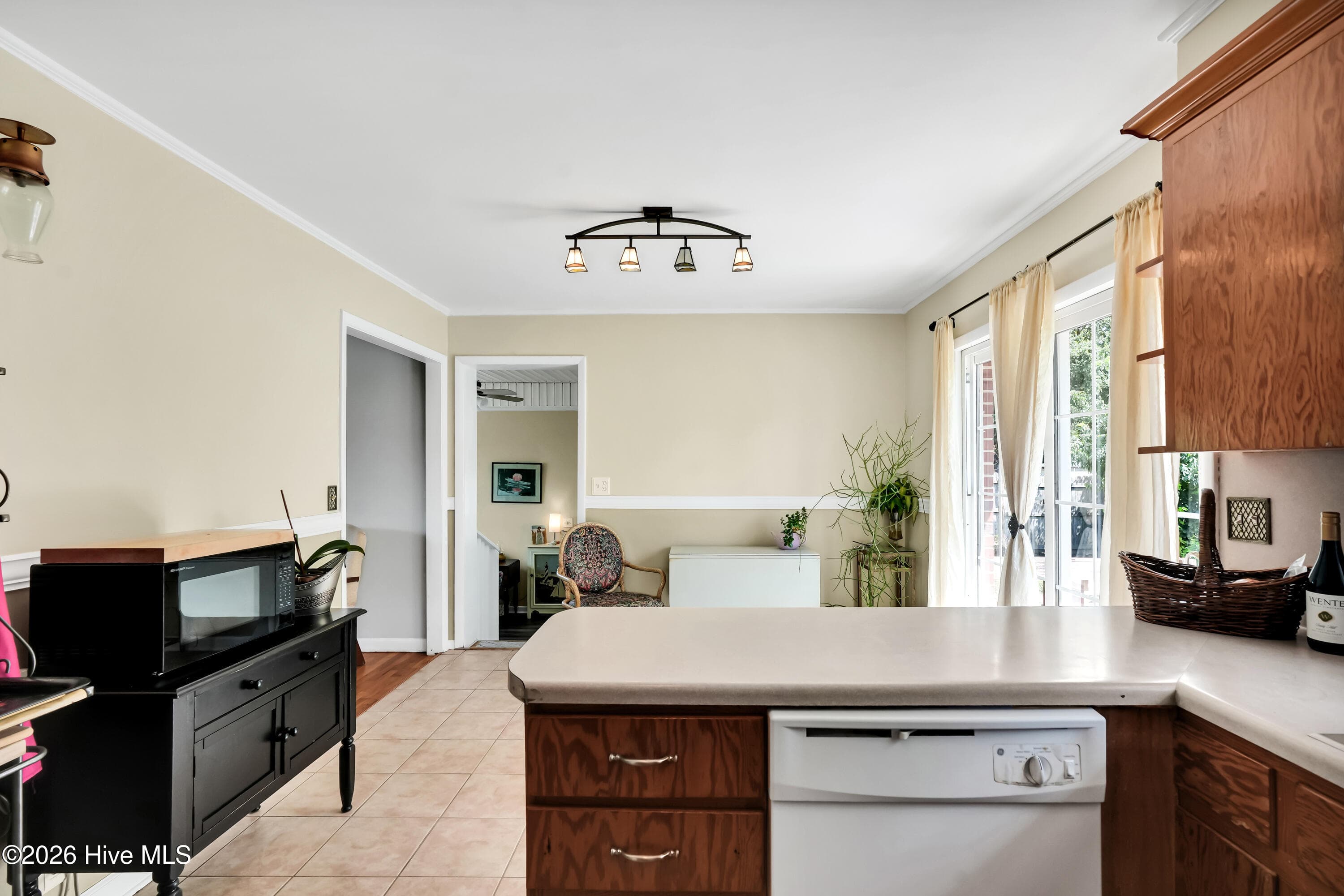 Single Family Residence at 710 N College Road, Wilmington, NC 28405, photo 12 of 36
