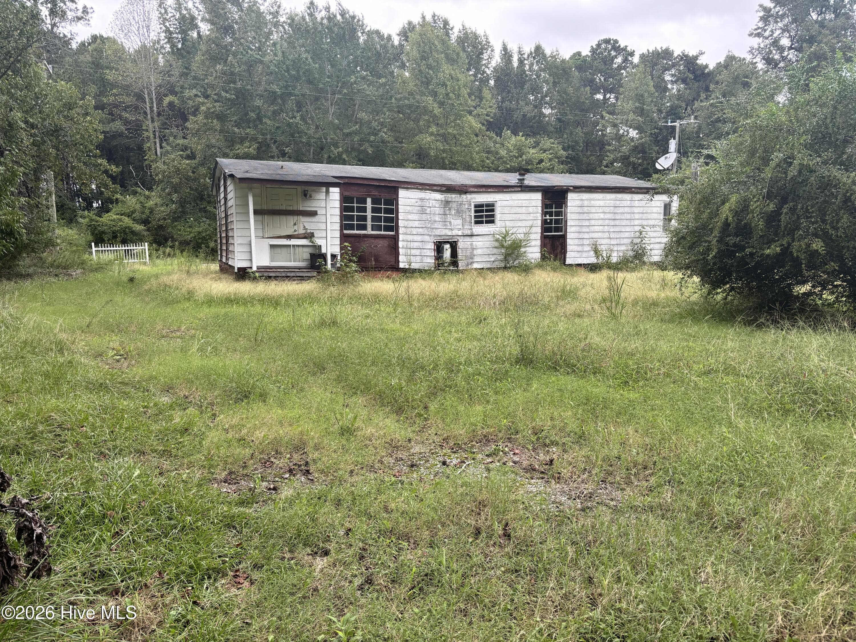 Manufactured Home at 213 S Railroad Street, Whitakers, NC 27891, photo 2 of 6