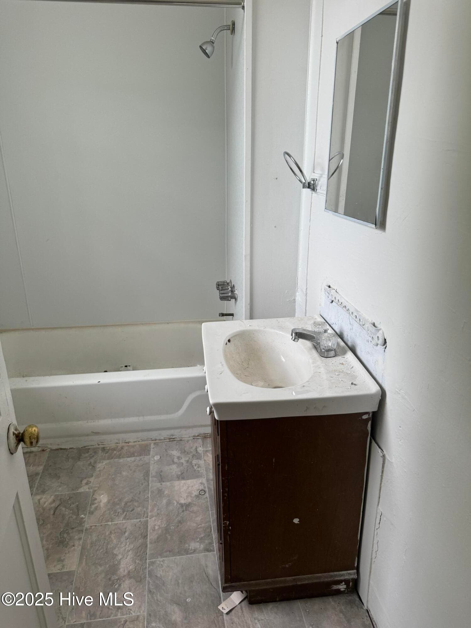 Triplex at 1301 Dickinson Avenue, Greenville, NC 27834, photo 8 of 13