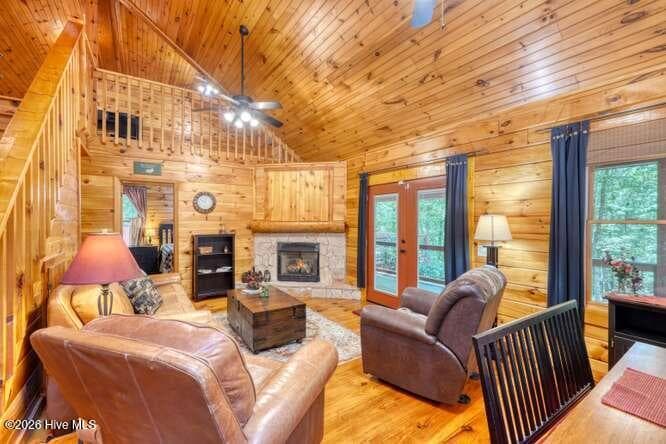 Single Family Residence at 158 Red Oak Forest Lane, Murphy, NC 28906, photo 7 of 59