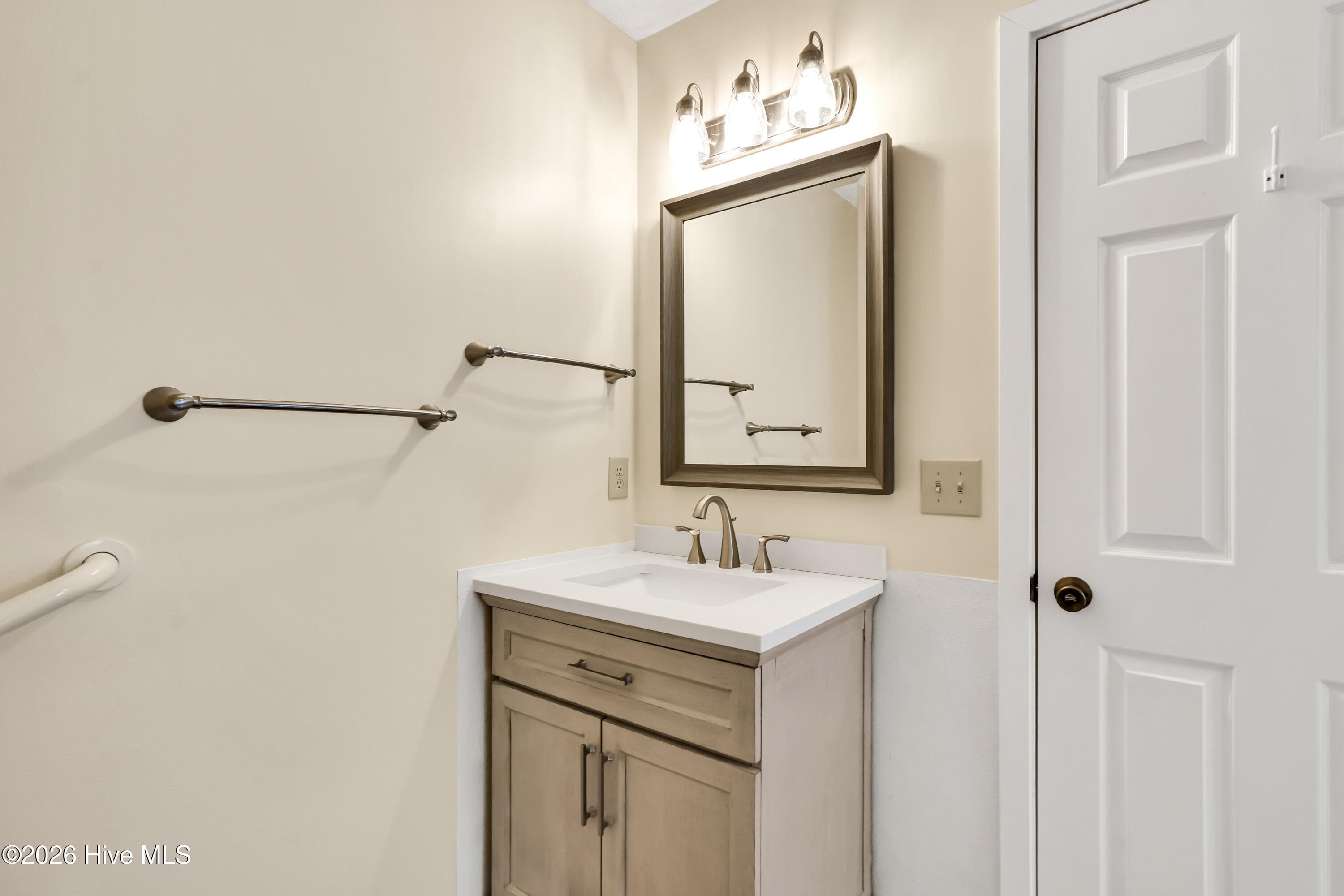 Townhouse at 221 Inland Greens Circle, Wilmington, NC 28405, photo 22 of 44