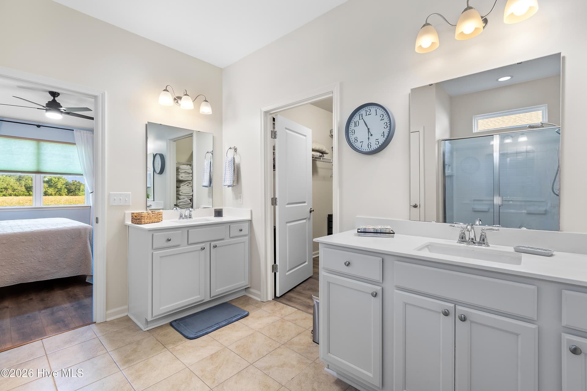 Double vanities and Walk in closet - 580 Slippery Rock Way, Calabash, NC 28467