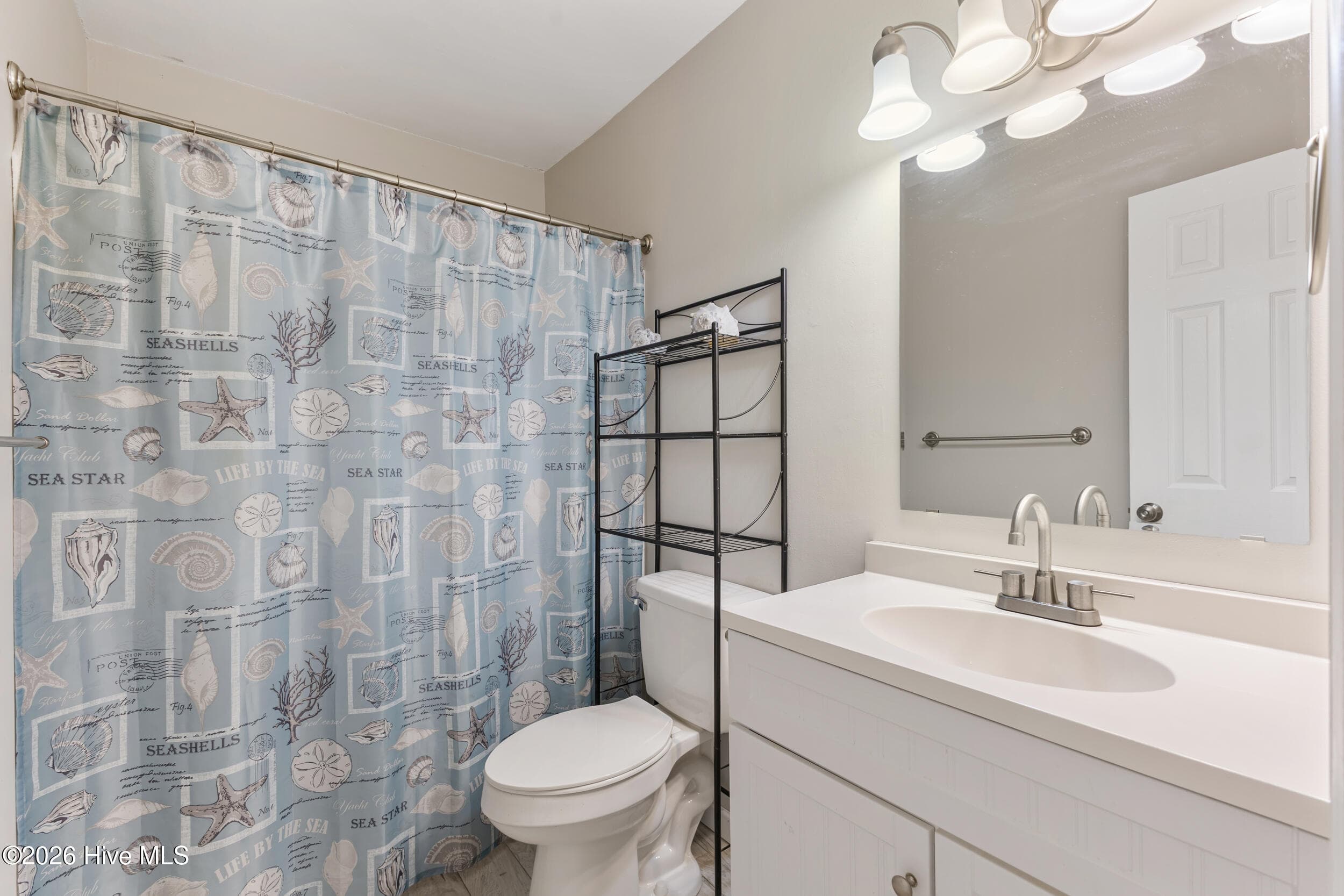 Single Family Residence at 327 Green Meadows Drive, Wilmington, NC 28405, photo 23 of 33
