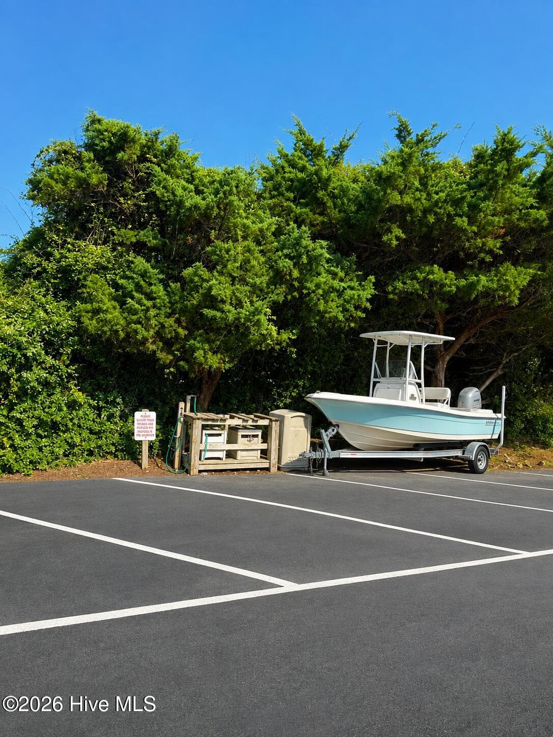 A place at the beach for you and your boat! With a fish cleaning station! Seafood seafood seafood - 1400 E Ft Macon Road 313, Atlantic Beach, NC 28512