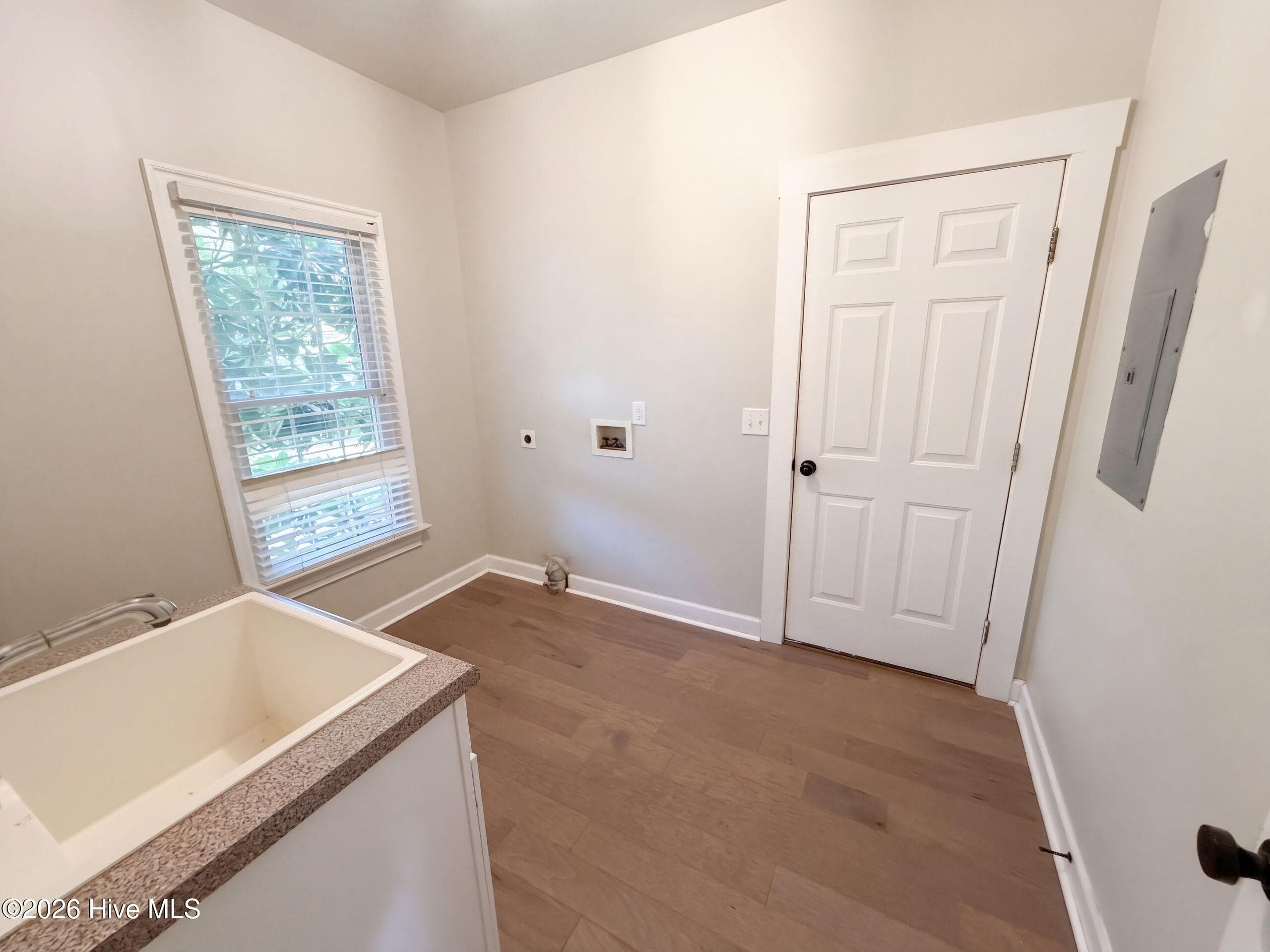 Single Family Residence at 1604 Sound Watch Drive, Wilmington, NC 28409, photo 15 of 39