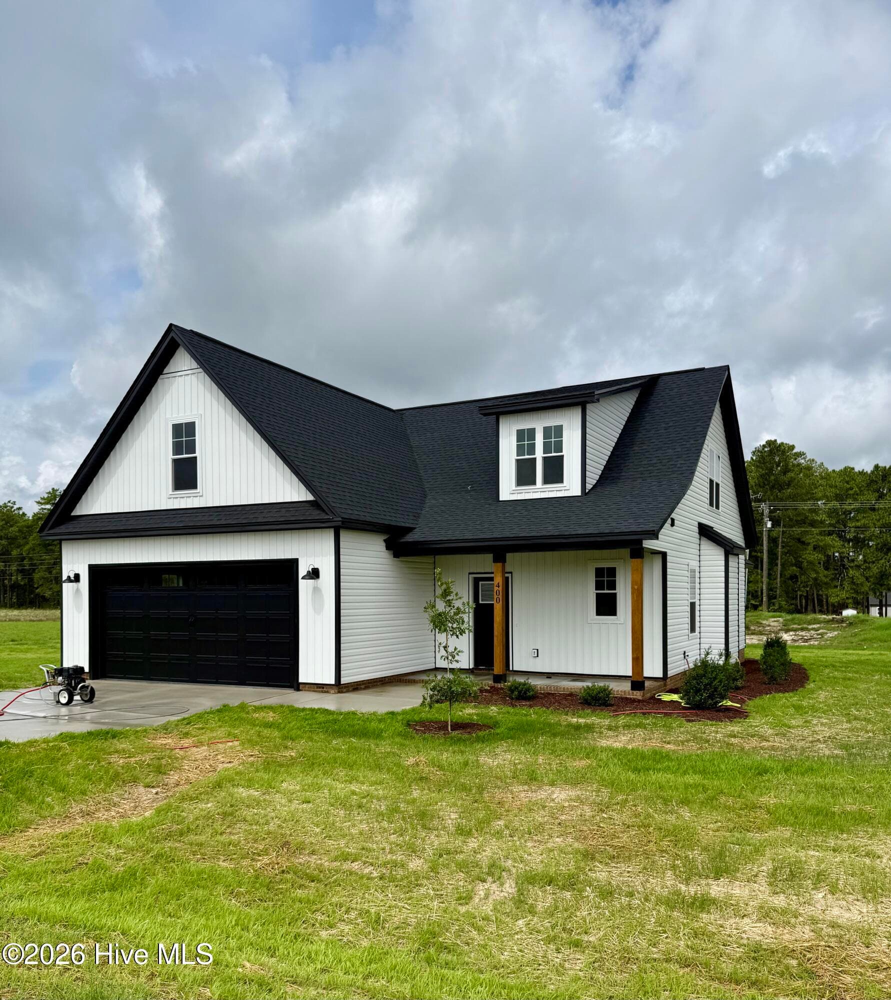 Single Family Residence at 400 Mossy Cup Lane, Aberdeen, NC 28315, photo 2 of 23