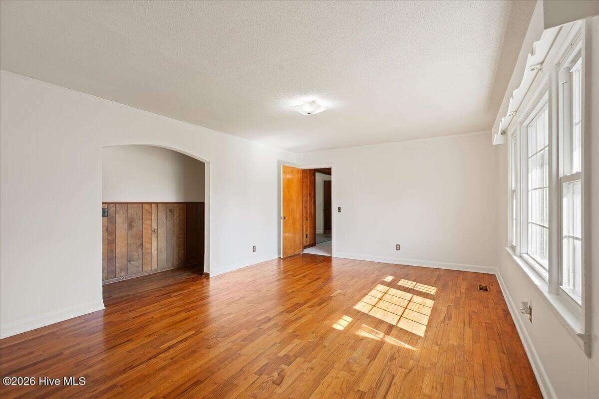 Single Family Residence at 606 Darden Drive, Kinston, NC 28504, photo 12 of 33