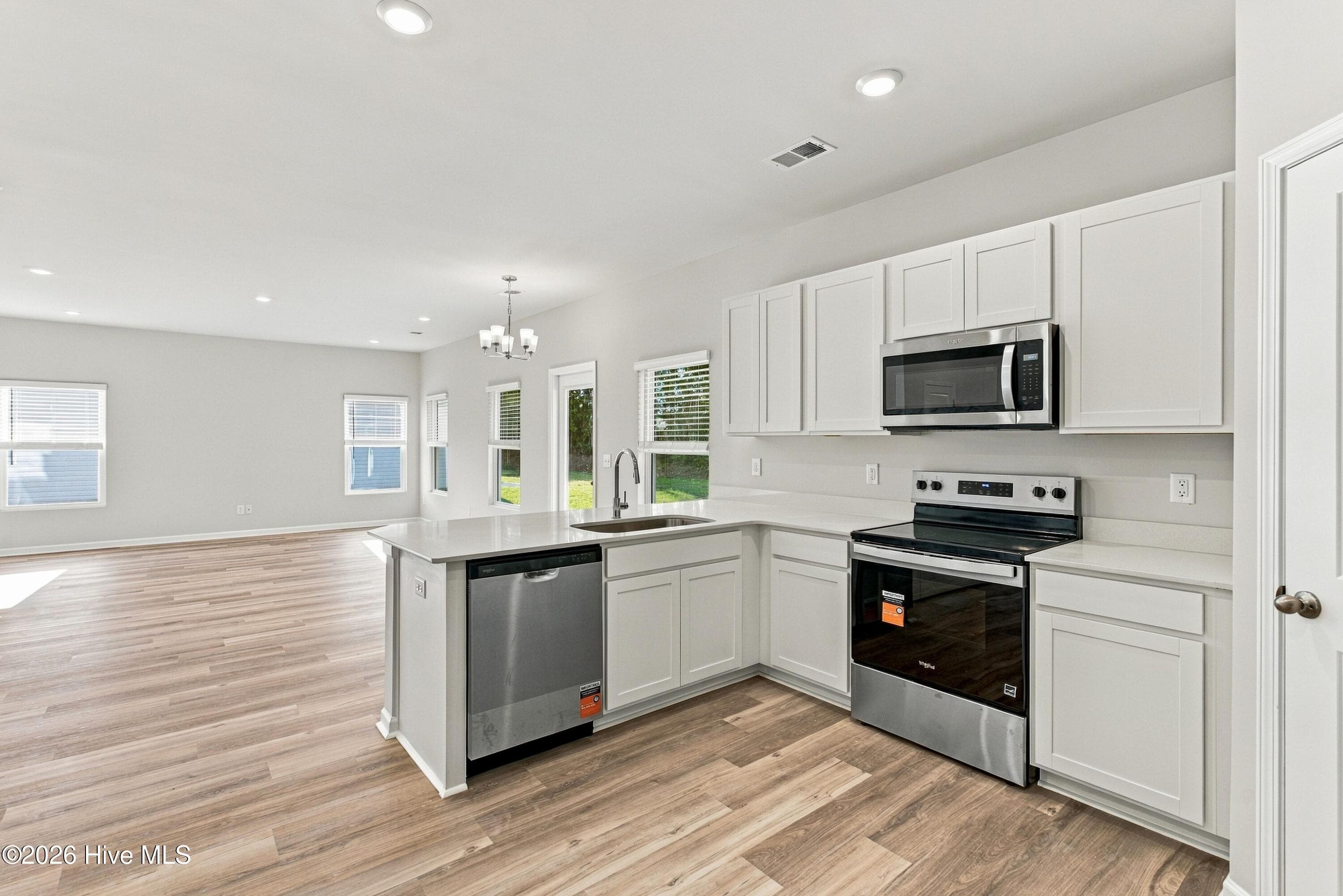 Single Family Residence at 150 N Squires Run Lane, Richlands, NC 28574, photo 16 of 48