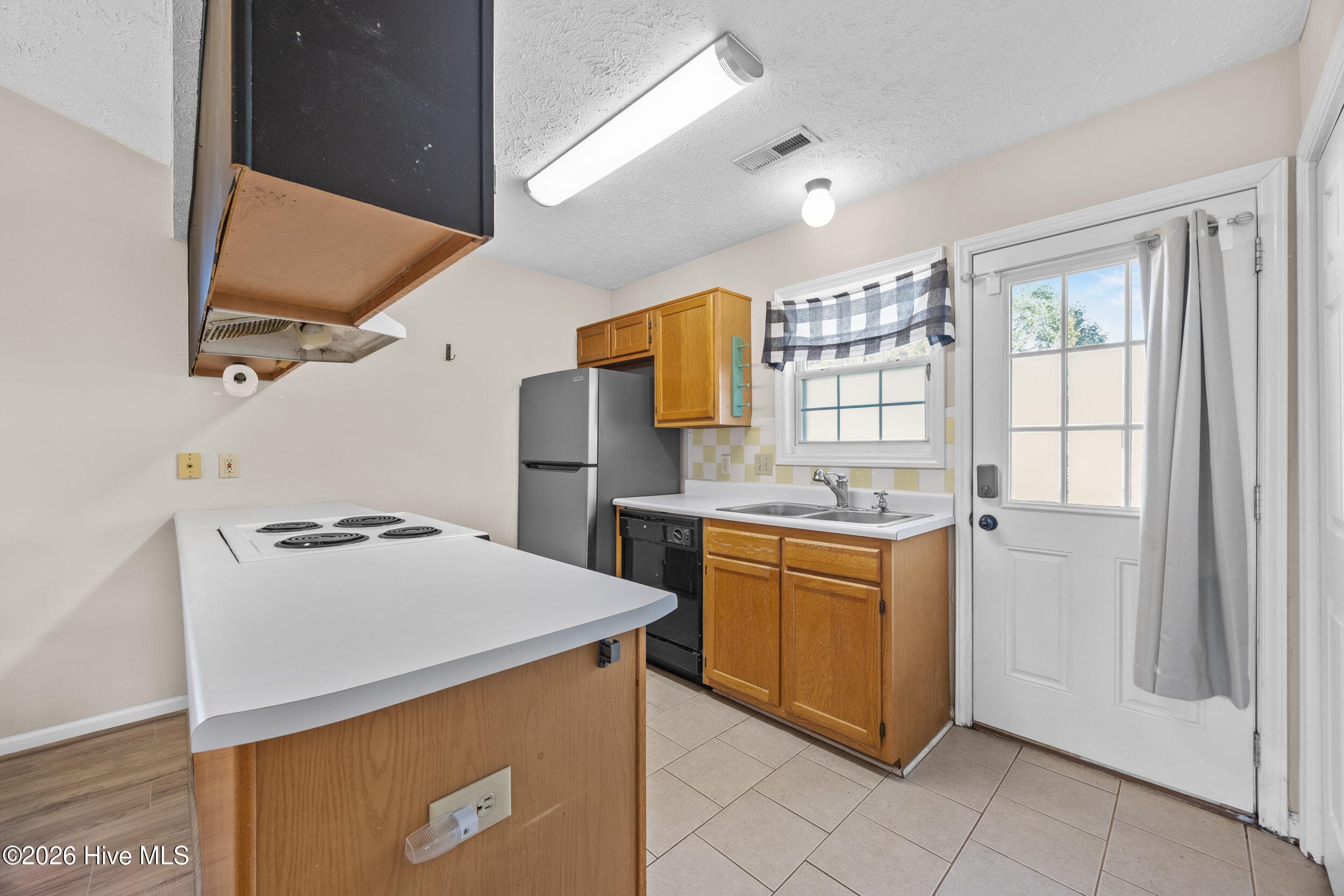 Single Family Residence at 6701 Alamosa Drive, Wilmington, NC 28411, photo 23 of 46