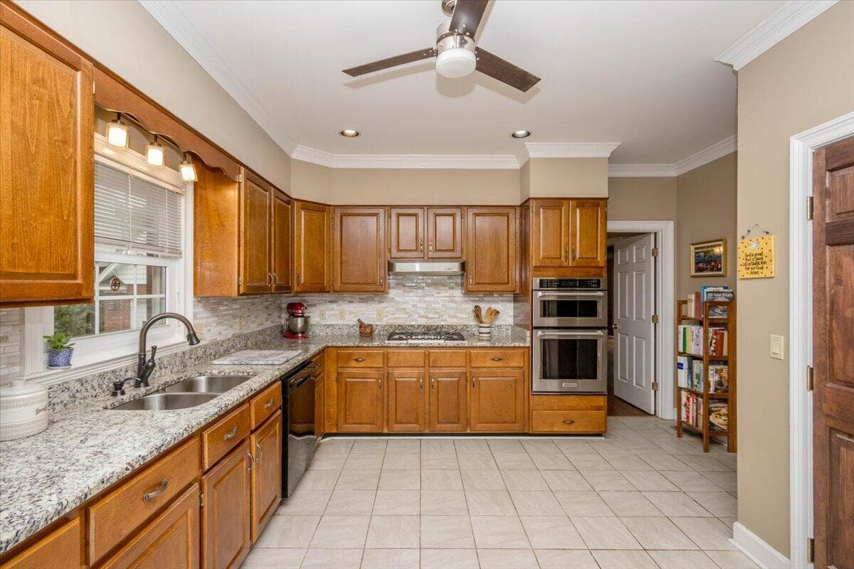 Single Family Residence at 2 Leyland Place, North Augusta, SC 29841, photo 15 of 54
