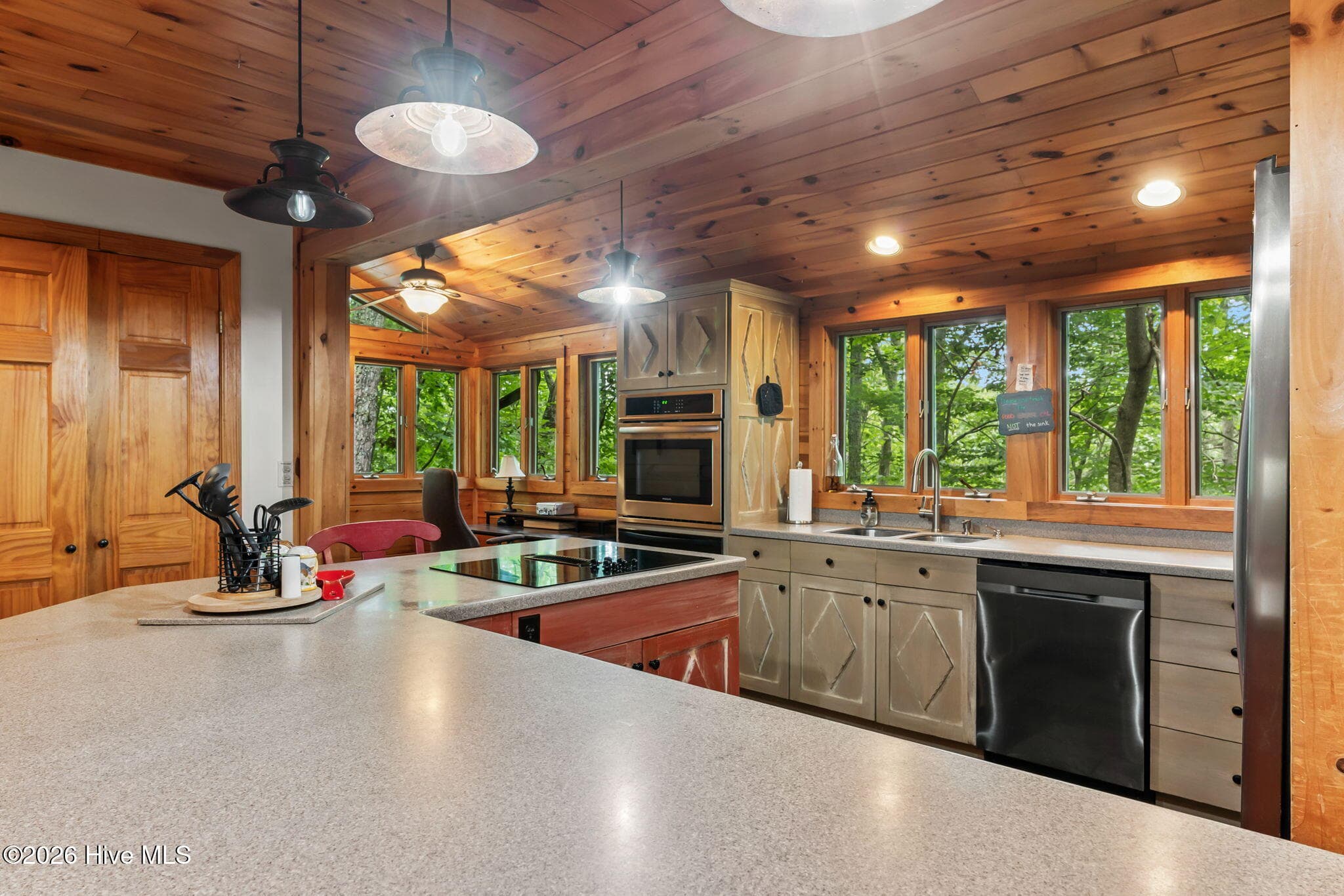 Single Family Residence at 398 Mountain Tops Circle, Blue Ridge, GA 30513, photo 11 of 63
