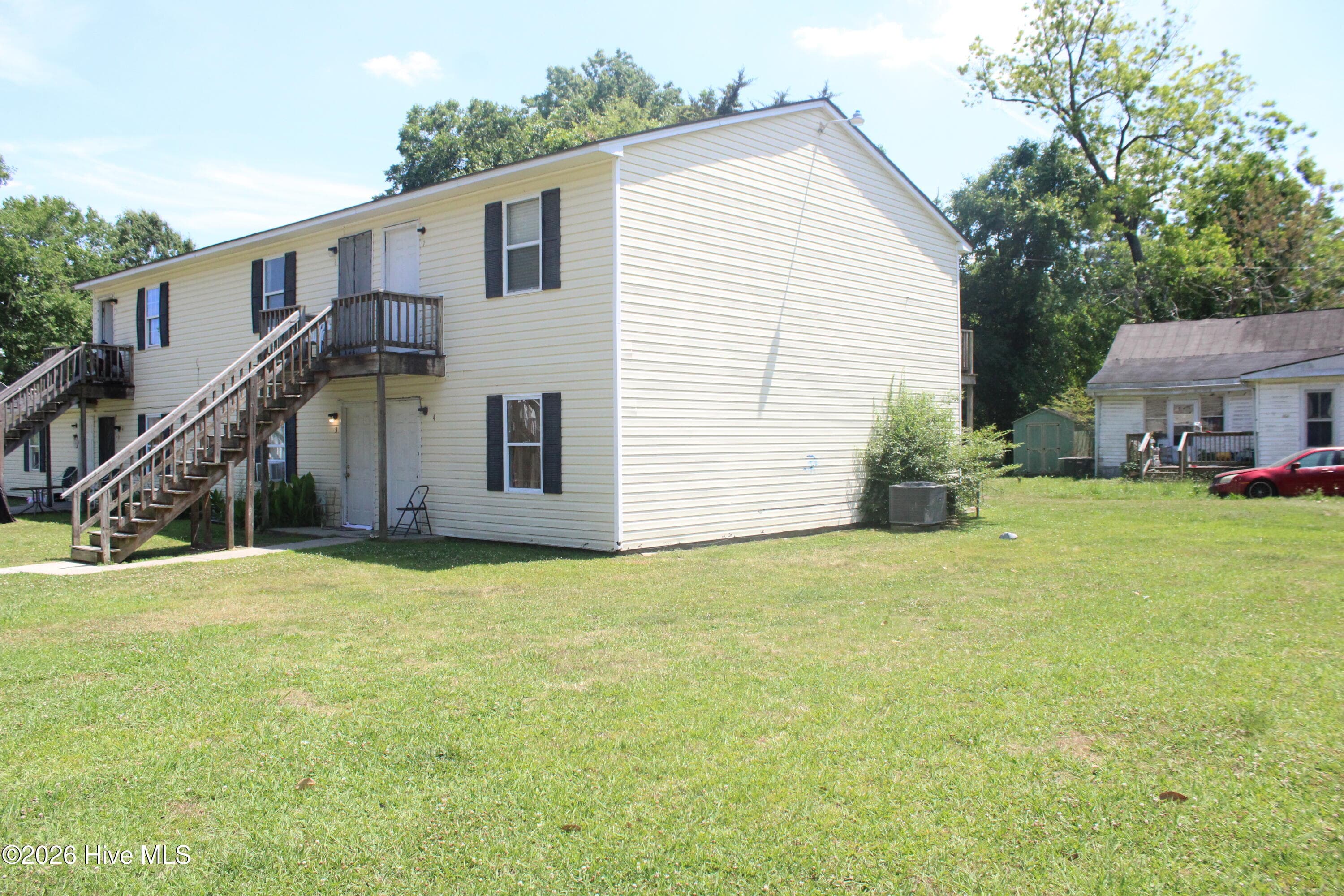 Multi Family at 213 W Hayes Street W, Ahoskie, NC 27910, photo 3 of 5