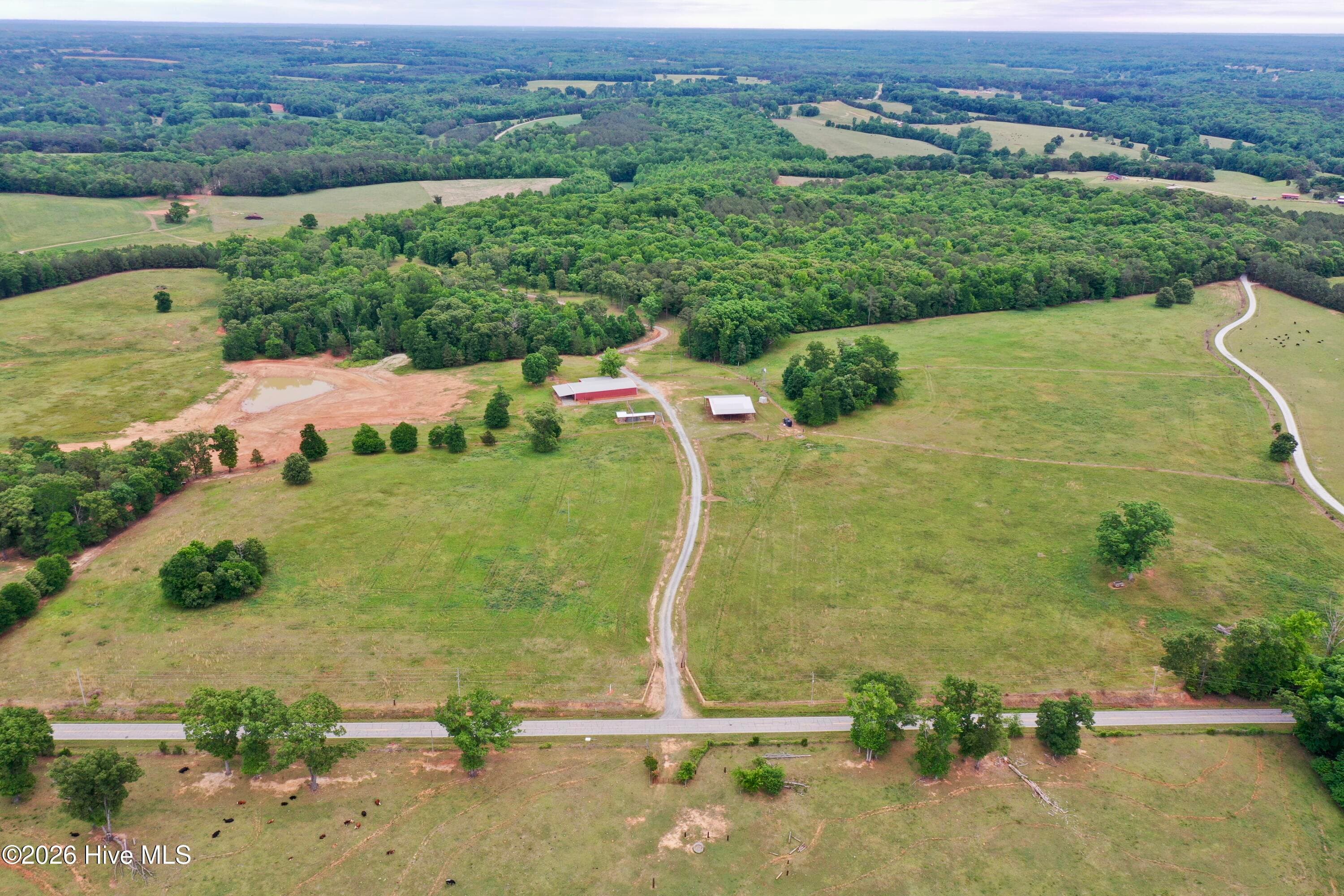 Single Family Residence at 8335 Sc 187, Iva, SC 29655, photo 4 of 17