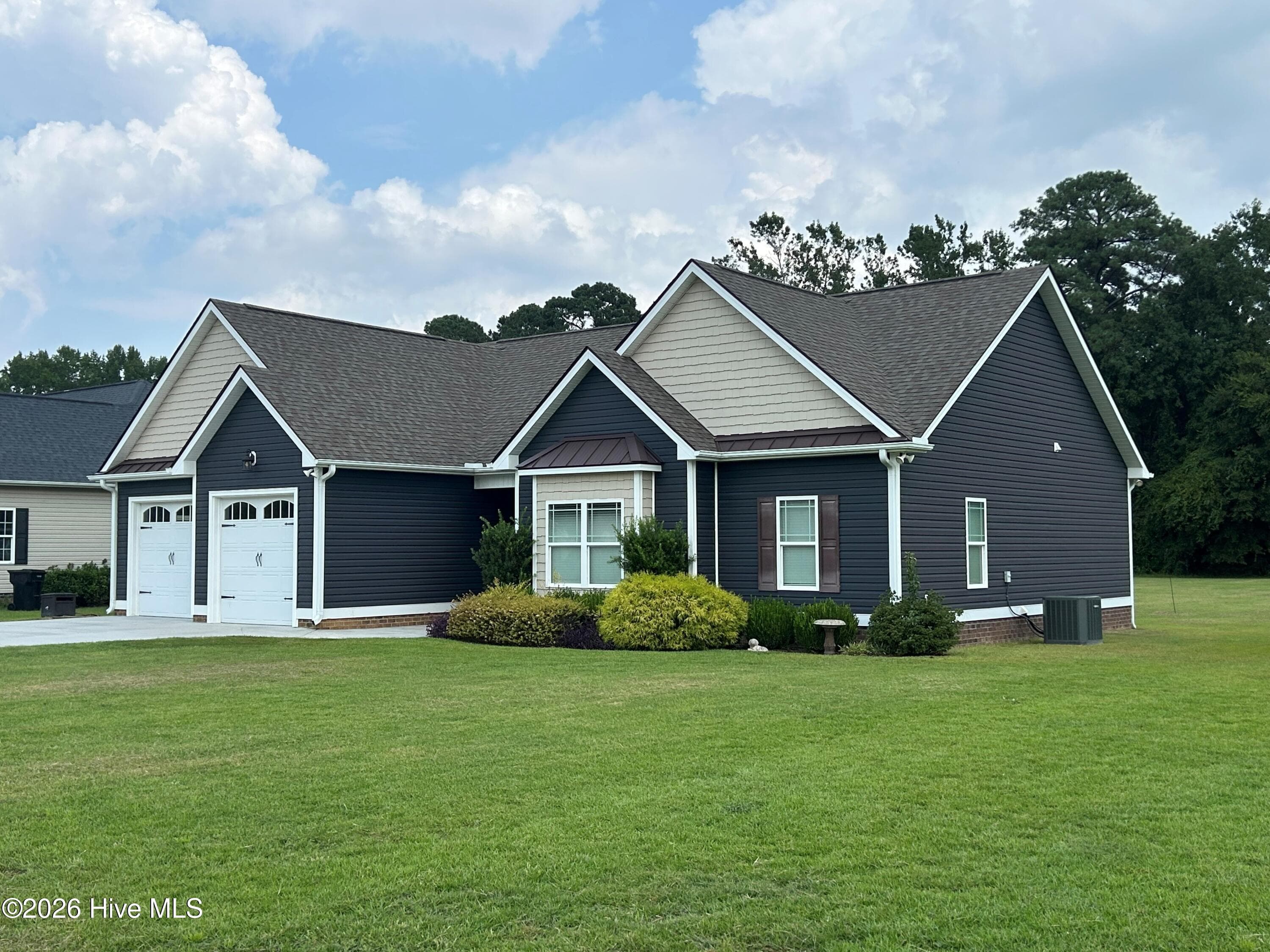 Single Family Residence at 210 Beaver Dam Drive, Clinton, NC 28328, photo 2 of 15