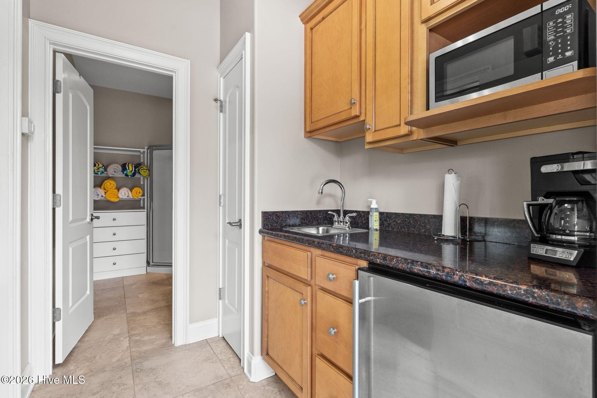 Cabana kitchen - 3858 Ridge Crest Drive, Southport, NC 28461