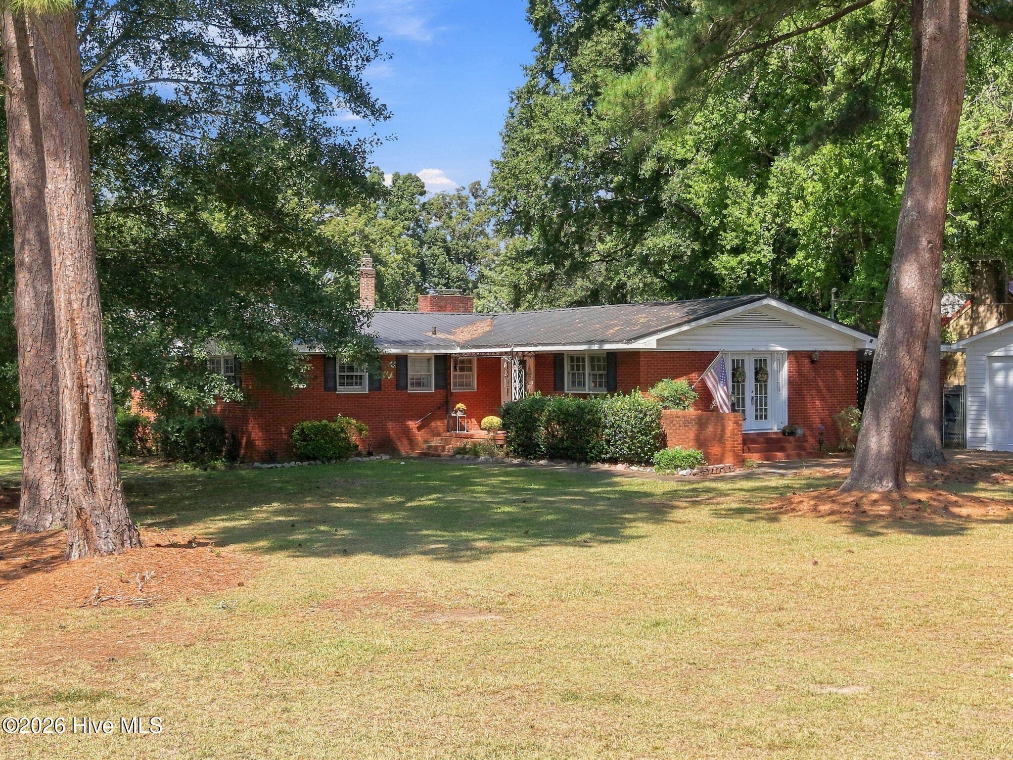 Single Family Residence at 2101 Michelle Drive, Kinston, NC 28504, photo 3 of 56
