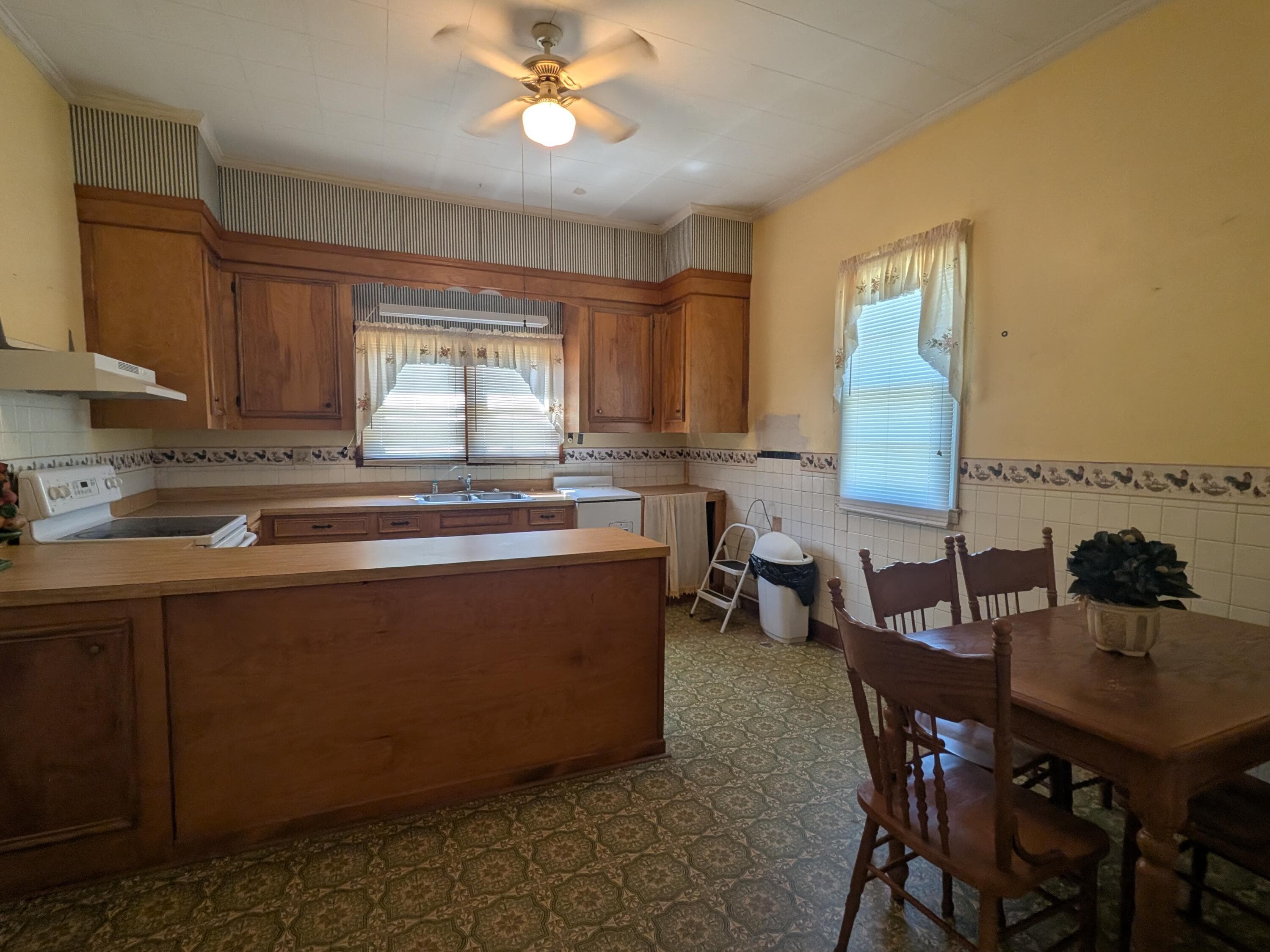 Single Family Residence at 418 Mims Street, Edgefield, SC 29824, photo 4 of 29