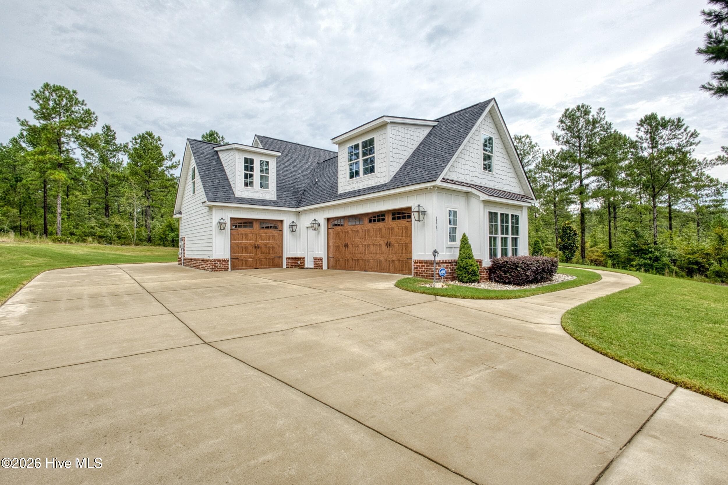 Single Family Residence at 1103 Drayton Court, Aiken, SC 29801, photo 8 of 102