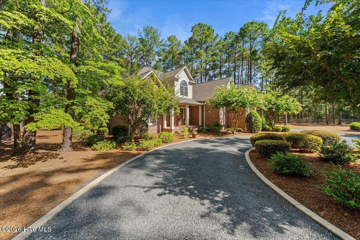 Single Family Residence at 14 Rathlin Court, Pinehurst, NC 28374, photo 10 of 58