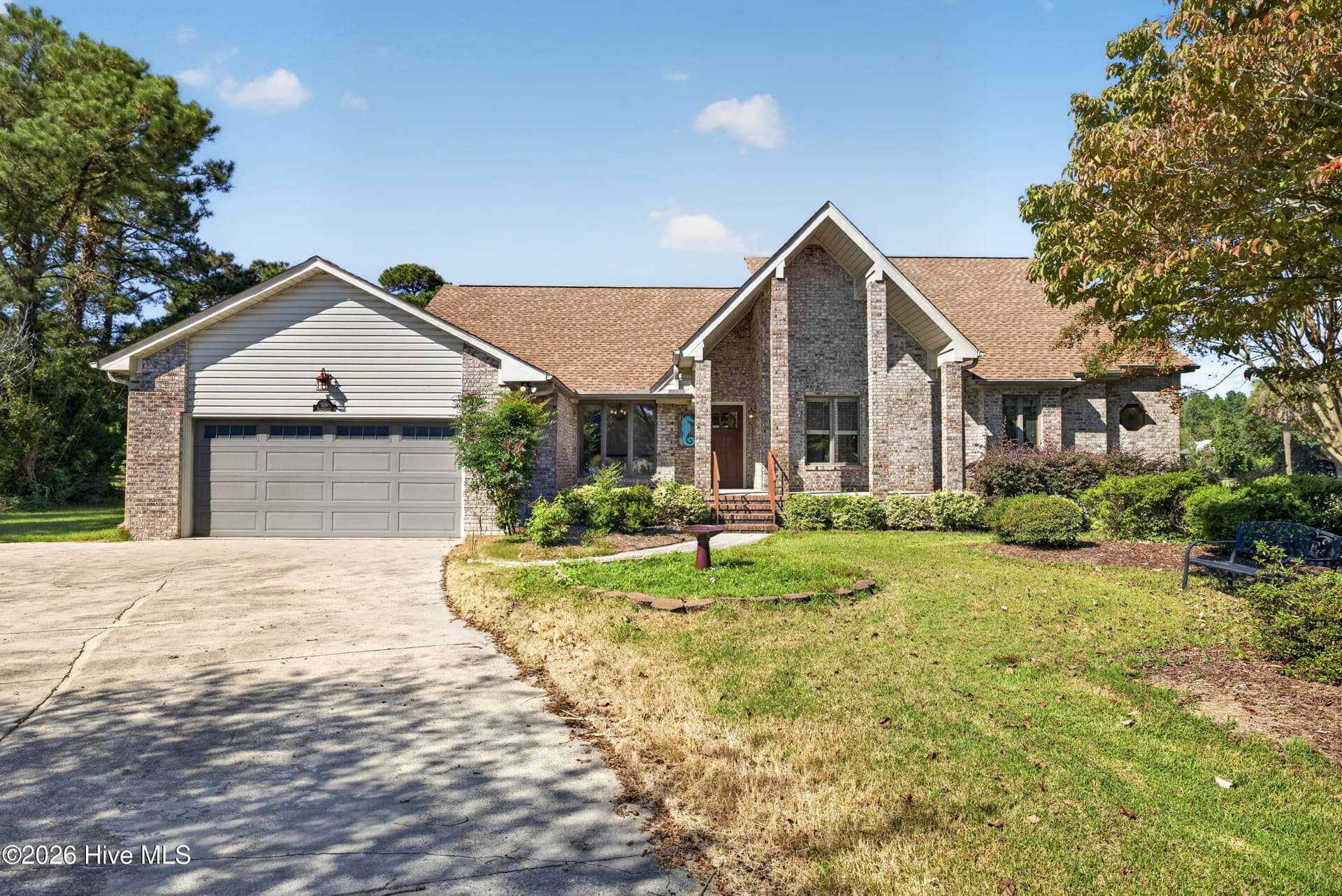 Single Family Residence at 106 Bogey Court, Hampstead, NC 28443, photo 2 of 52