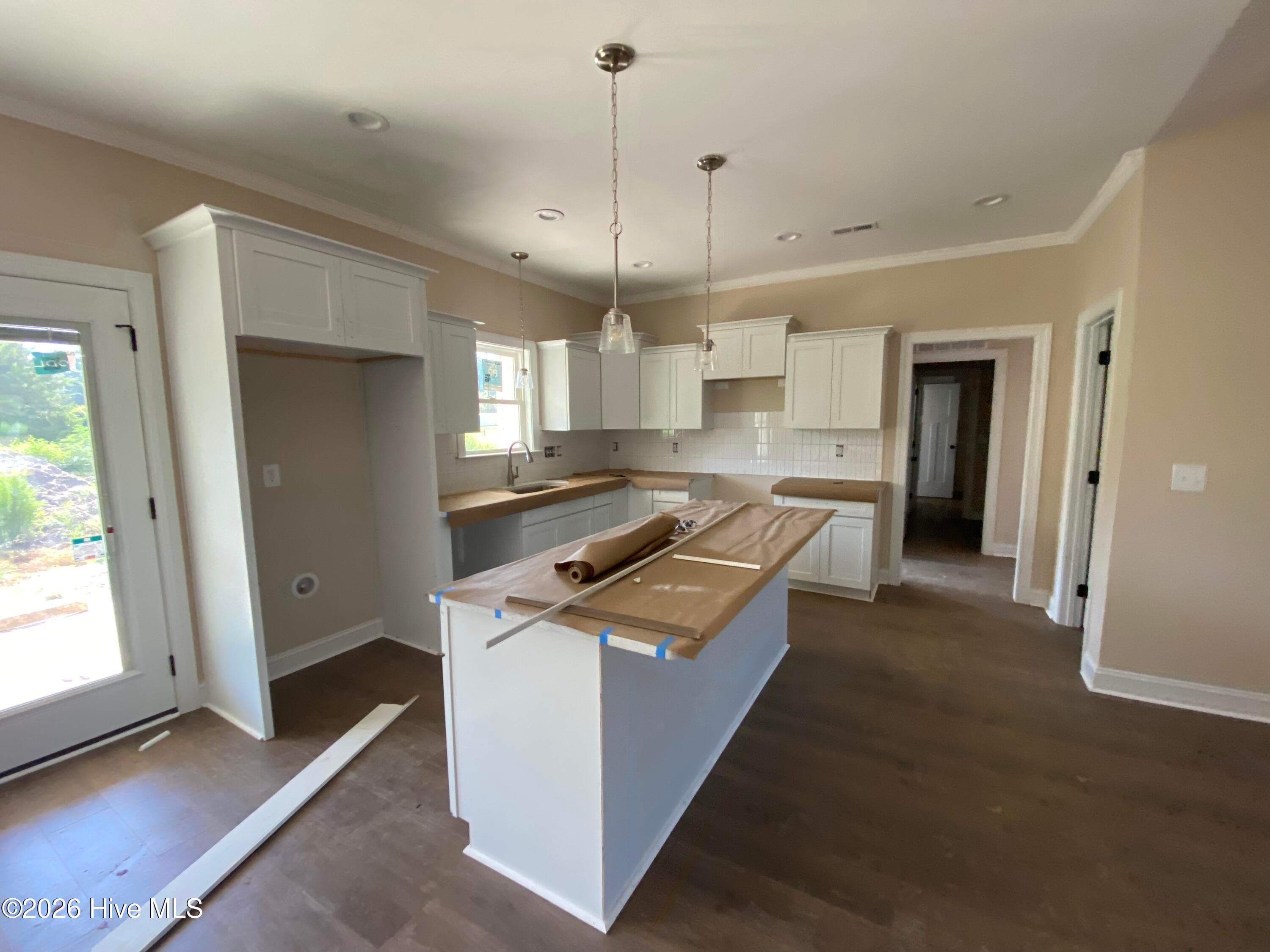 Single Family Residence at 9643 Hinnant-Edgerton Road, Kenly, NC 27542, photo 2 of 8