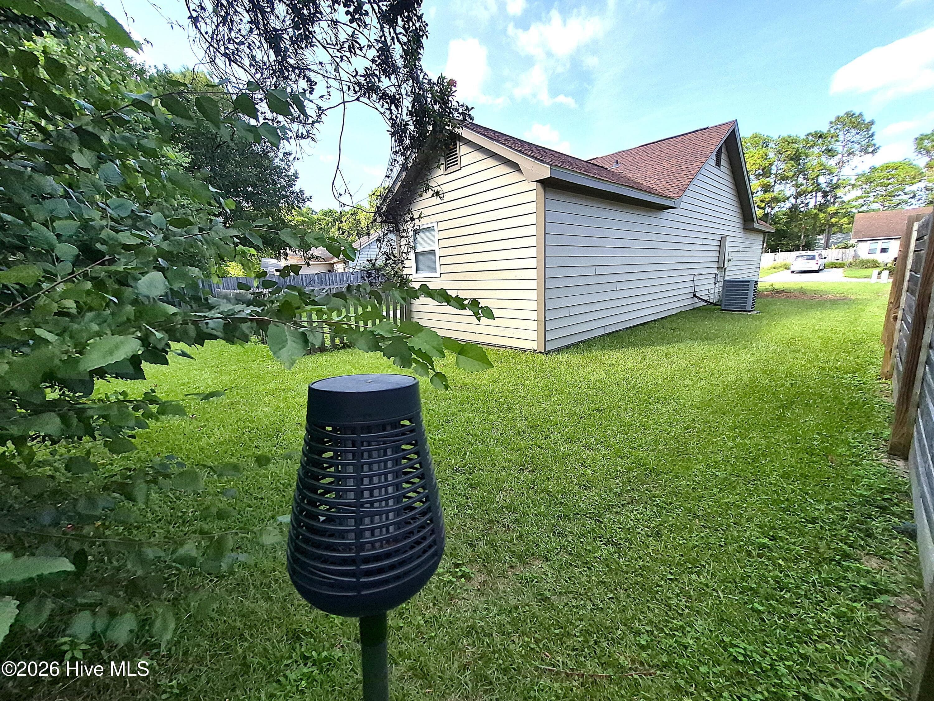Single Family Residence at 809 Autumn Leaves Court, Wilmington, NC 28411, photo 6 of 26