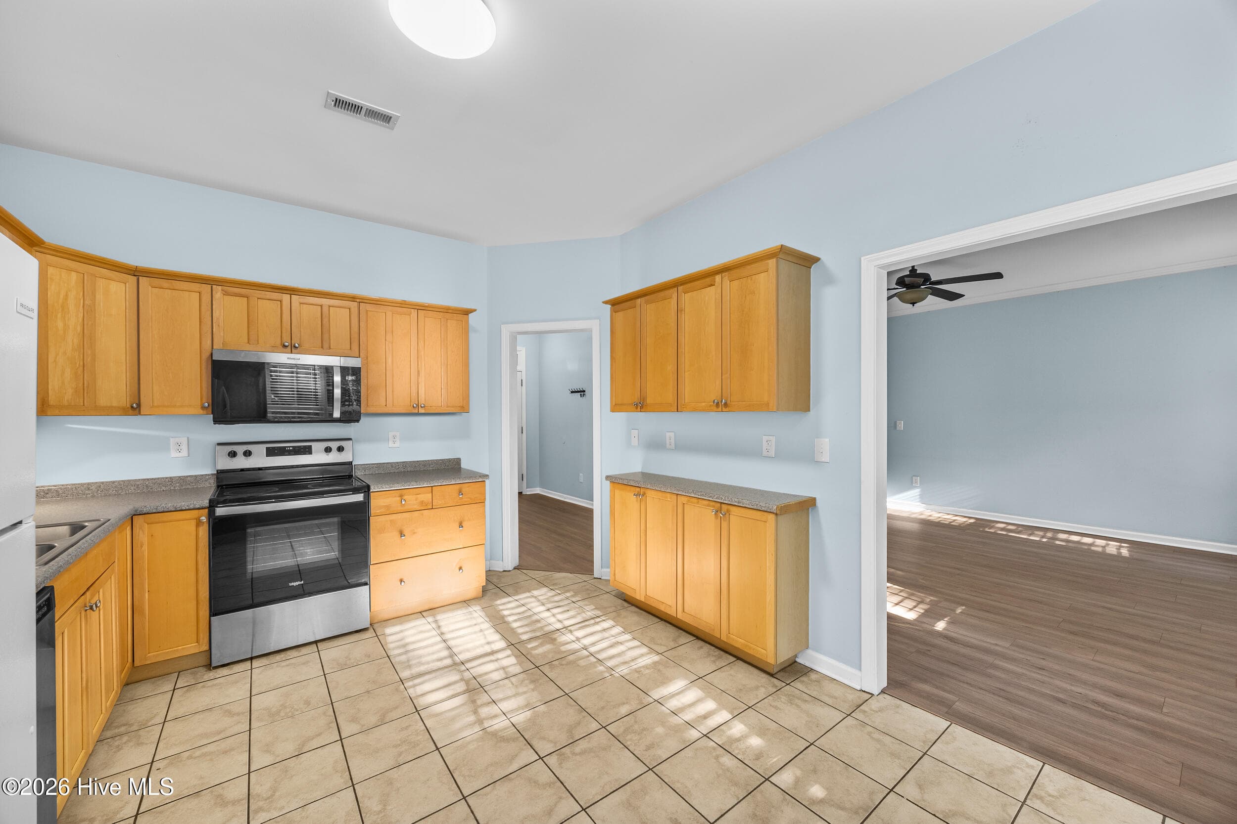 Large Kitchen with Stainless appiances - 537 Bonham Avenue, Wilmington, NC 28403