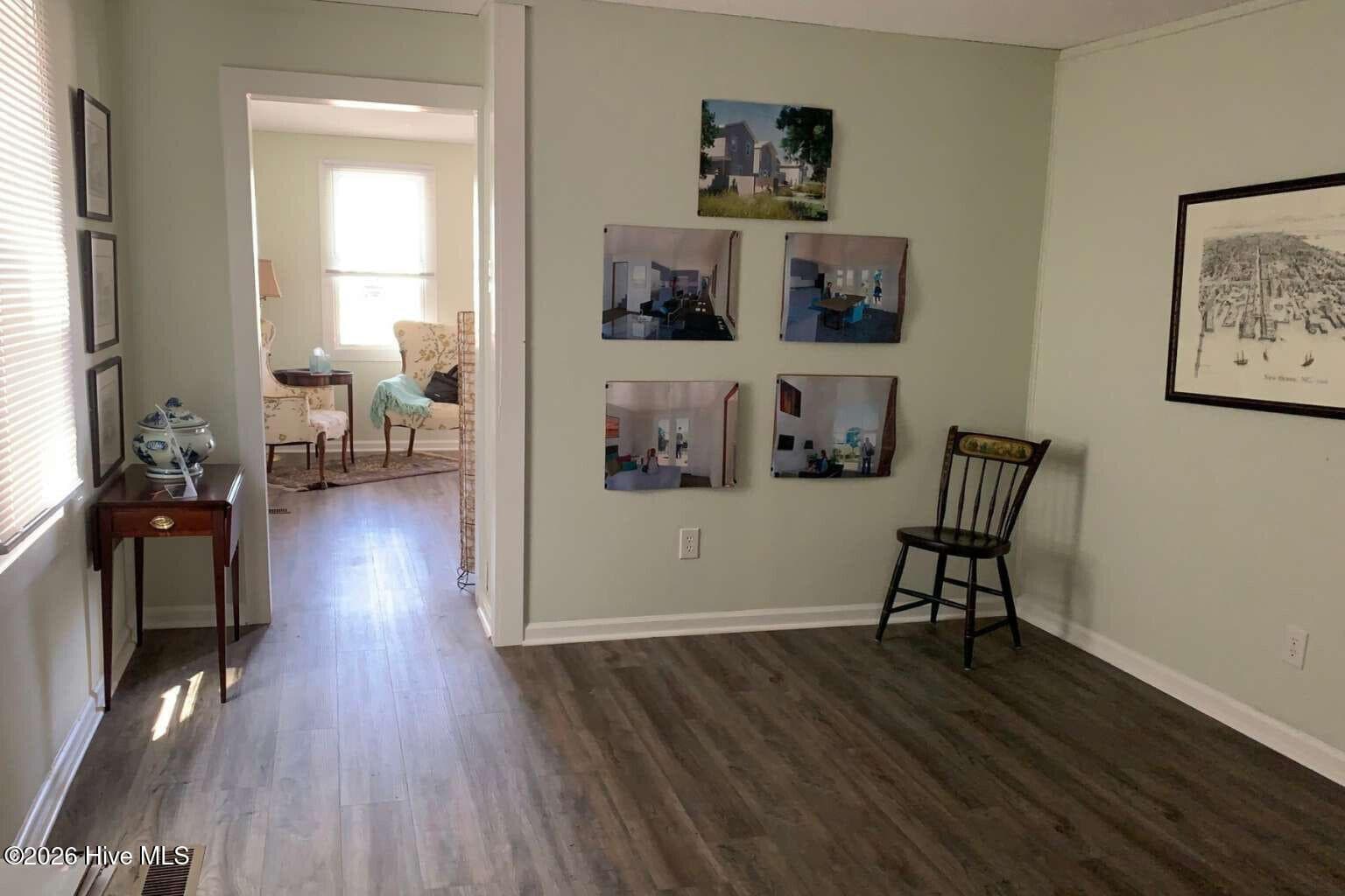 Single Family Residence at 855 Pasteur Street, New Bern, NC 28560, New Bern, photo 3 of 7