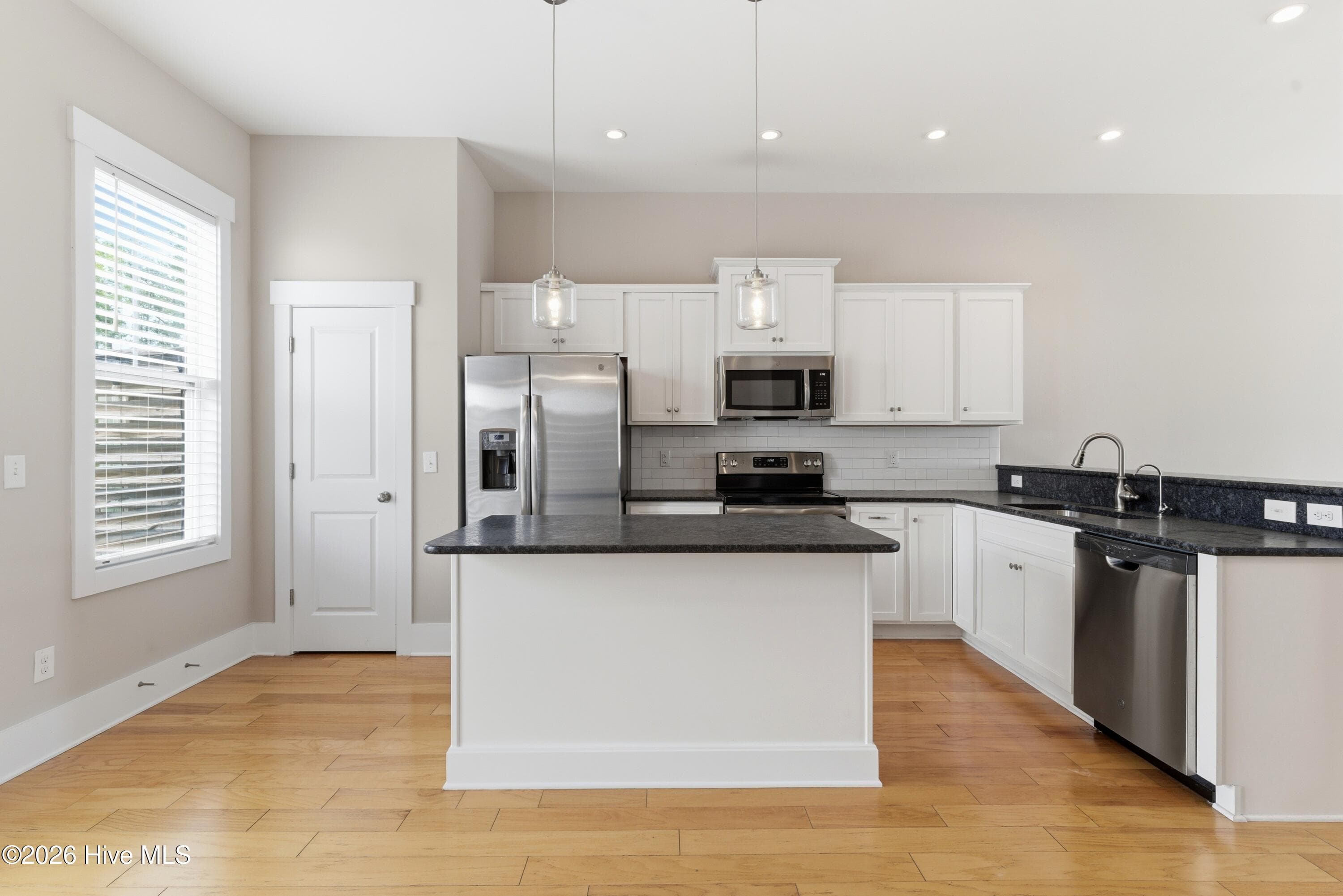 Townhouse at 1810 Bungalow Row, Wilmington, NC 28409, photo 11 of 53