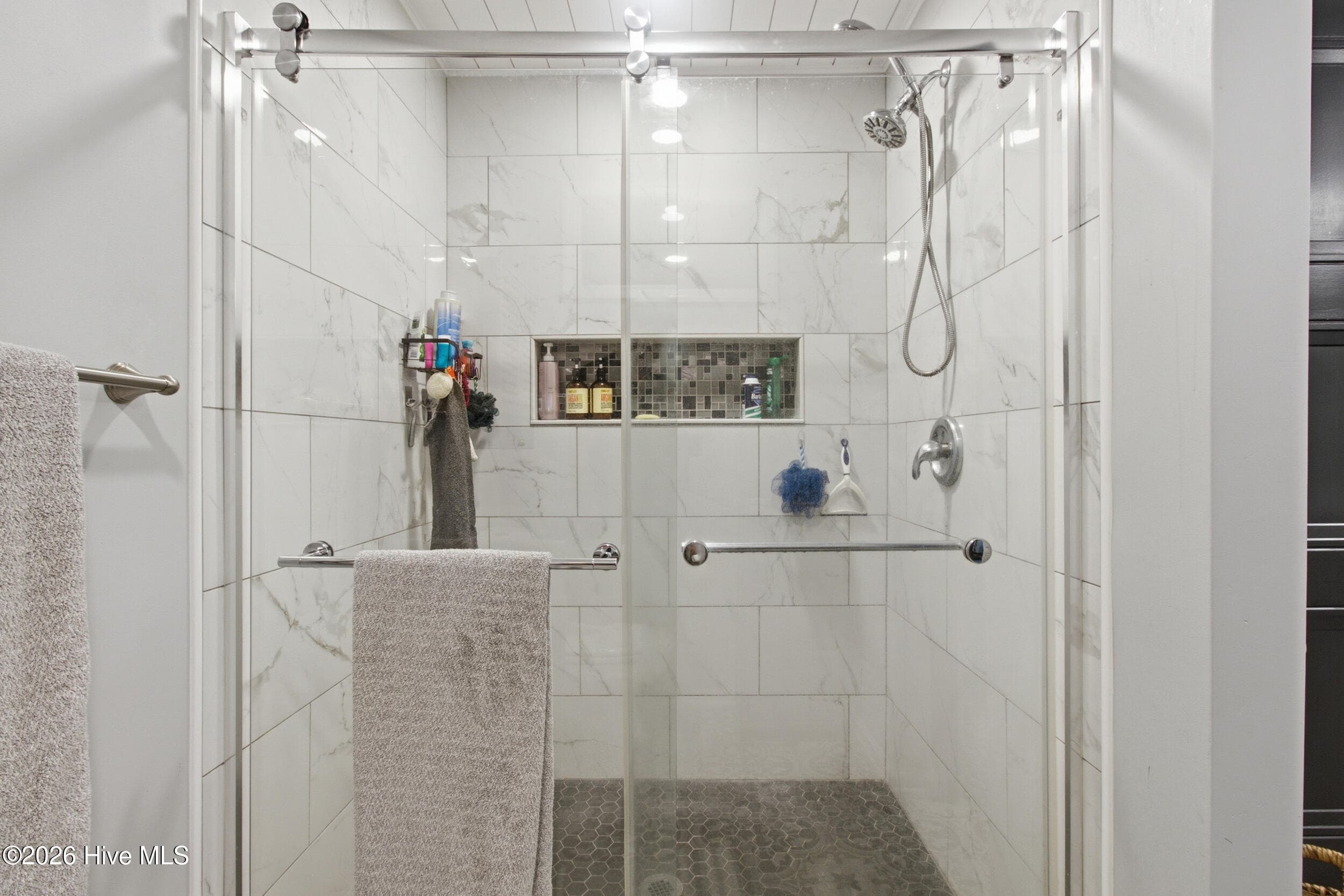 Owners Bathroom - 701 Plantation Drive, New Bern, NC 28562