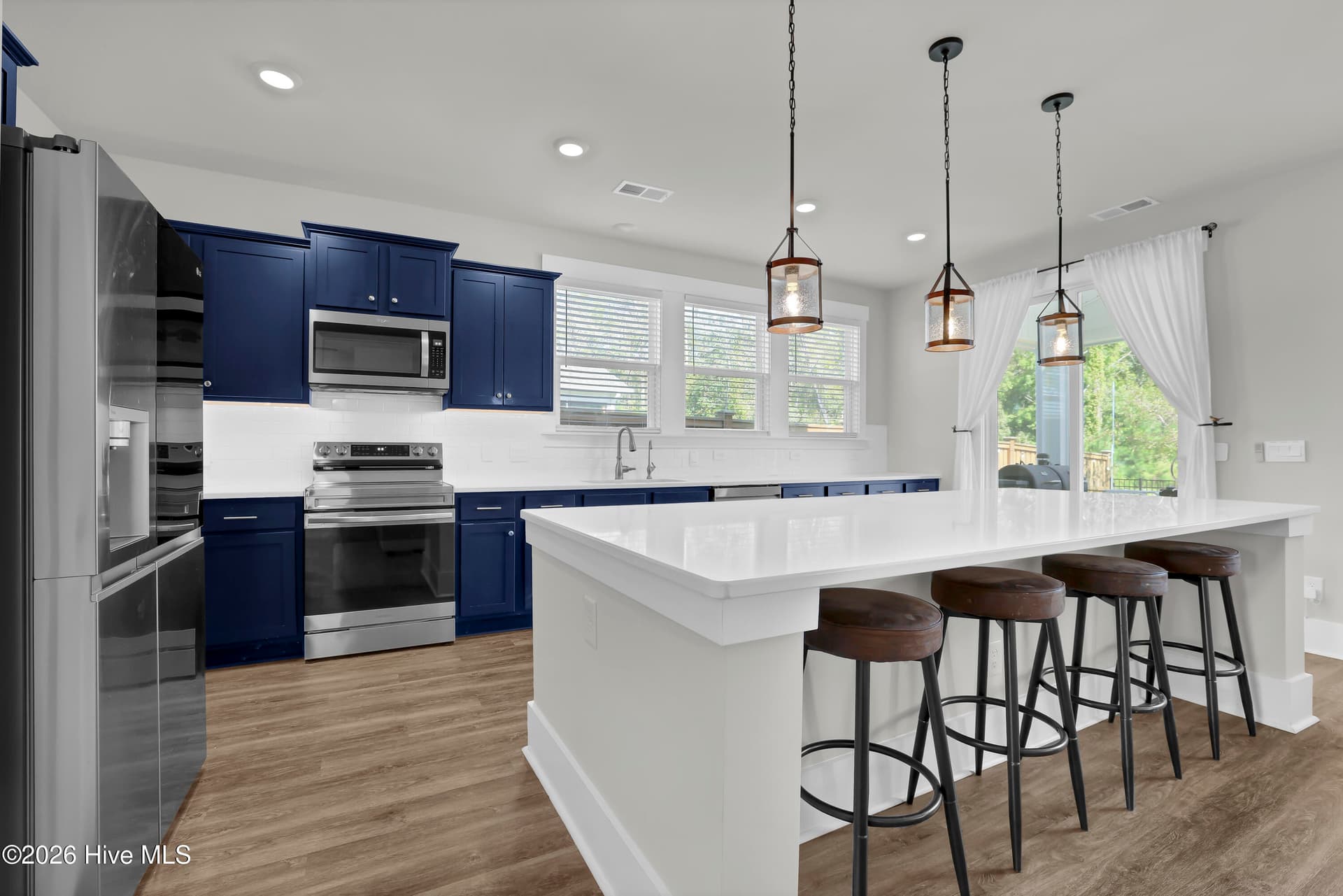 Breakfast Bar/Island View - 512 Edgewater Way, Surf City, NC 28445