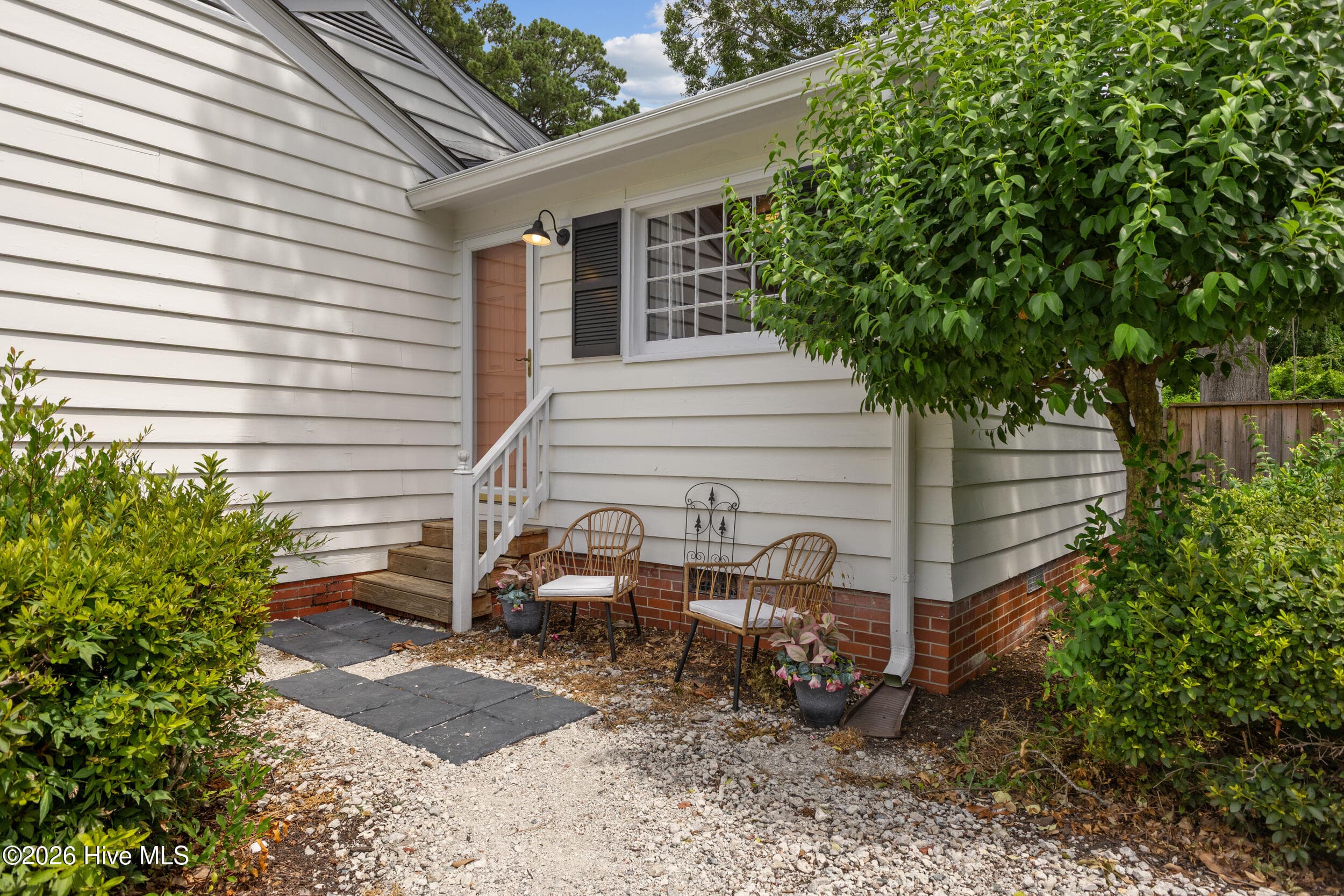Single Family Residence at 4109 Peachtree Avenue, Wilmington, NC 28403, photo 5 of 50