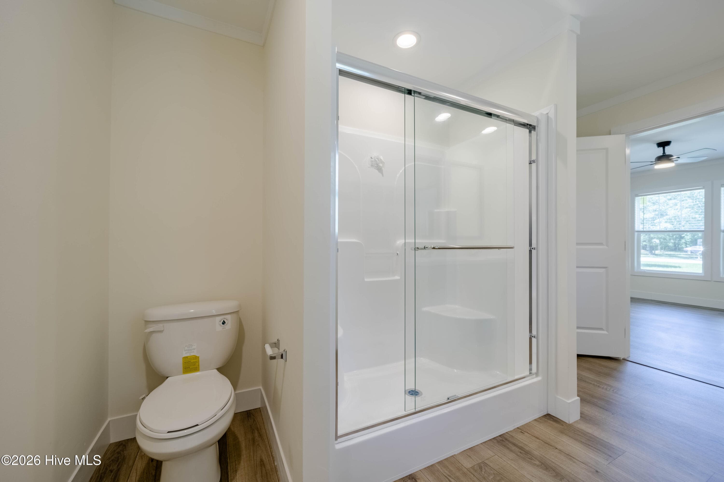 Manufactured Home at 120 Edgewater Lane, Richlands, NC 28574, photo 15 of 44