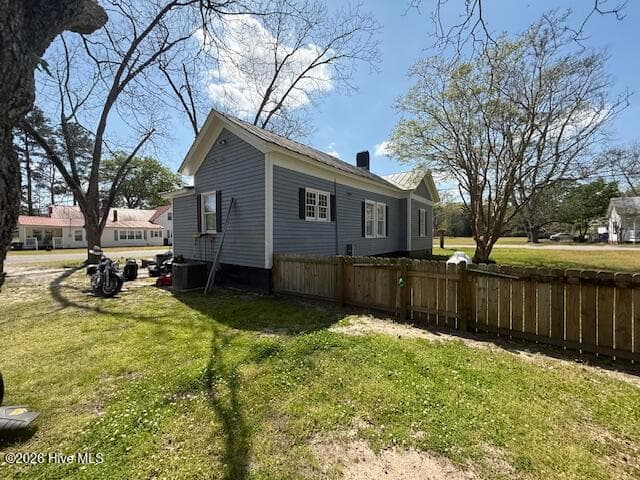 Single Family Residence at 321 S William Hooker Drive, Hookerton, NC 28538, Hookerton, photo 3 of 12
