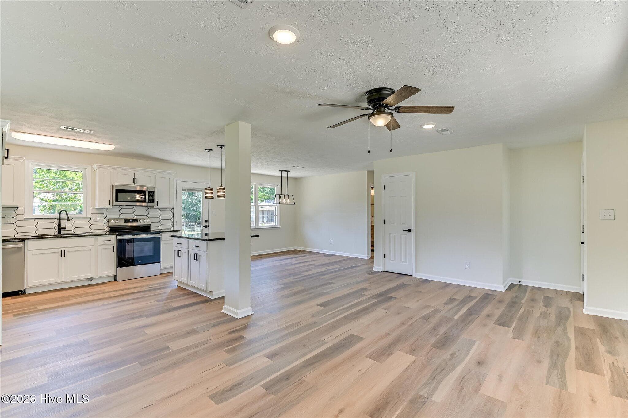 Single Family Residence at 2204 Albemarle Drive, Augusta, GA 30906, photo 9 of 32