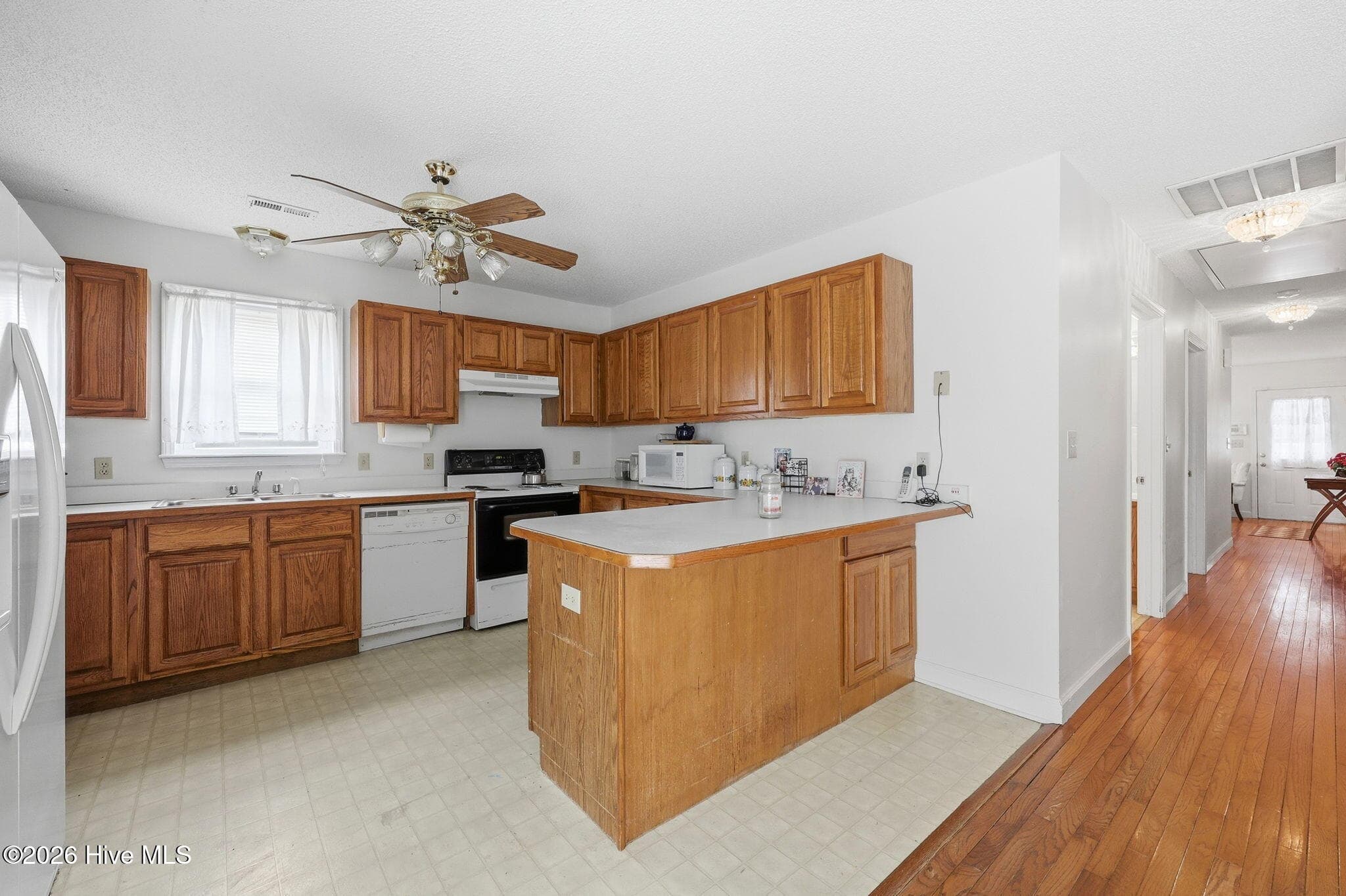 Single Family Residence at 303 Dobbs Street, Hertford, NC 27944, photo 13 of 41