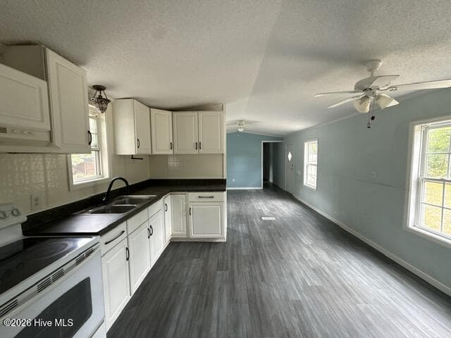 Manufactured Home at 336 Old Folkstone Road, Holly Ridge, NC 28445, photo 3 of 19