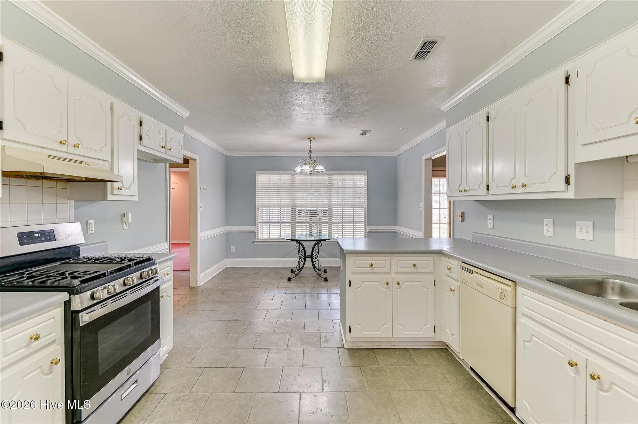 Kithcen with lots of cabinets - 2720 Spirit Creek Road, Hephzibah, GA 30815
