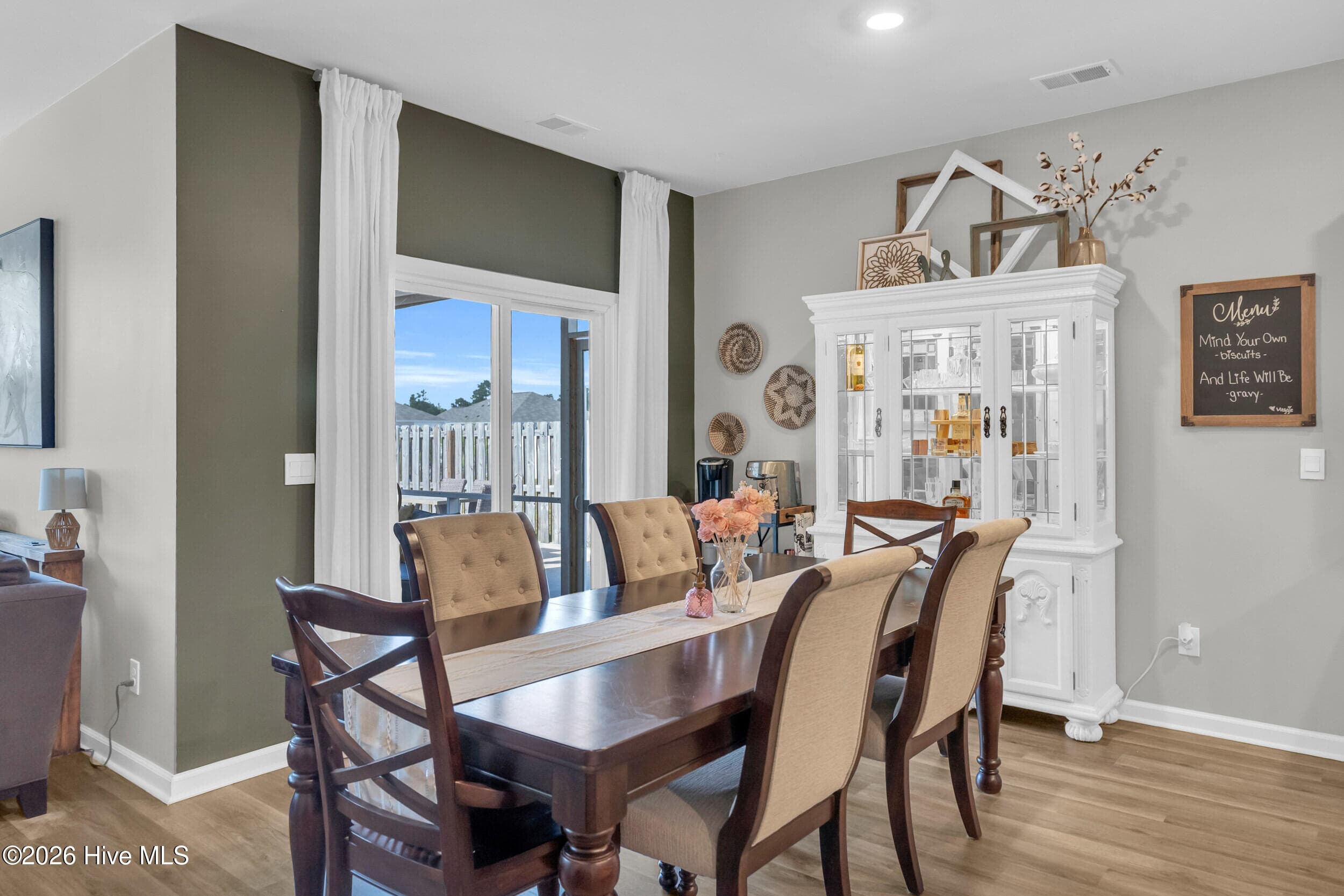 Single Family Residence at 1049 Burled Oak Rdg Lp SE, Bolivia, NC 28422, photo 17 of 83