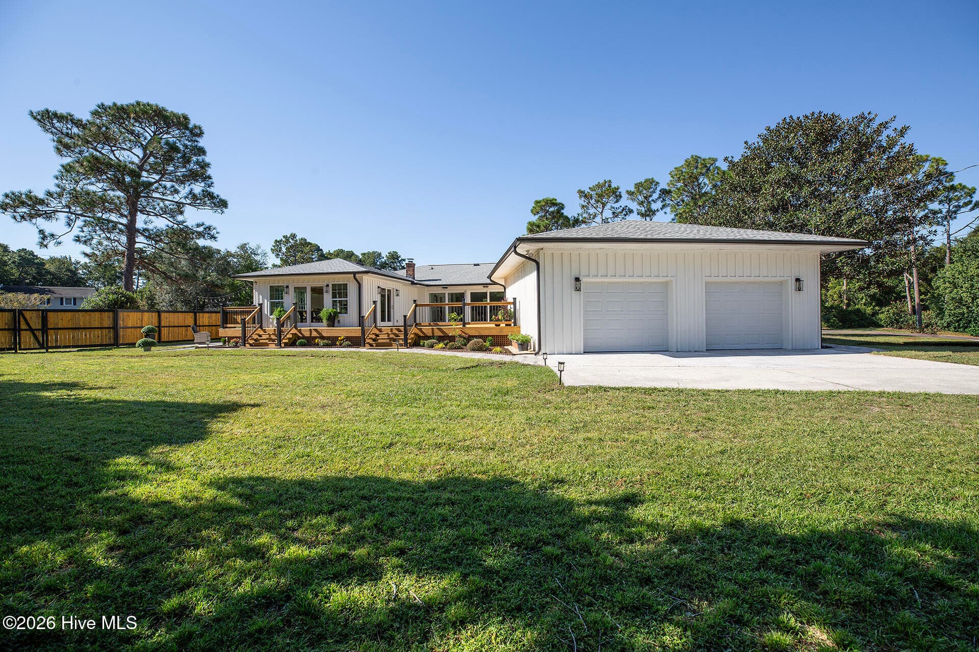 Single Family Residence at 701 Pine Valley Drive, Wilmington, NC 28412, photo 3 of 89