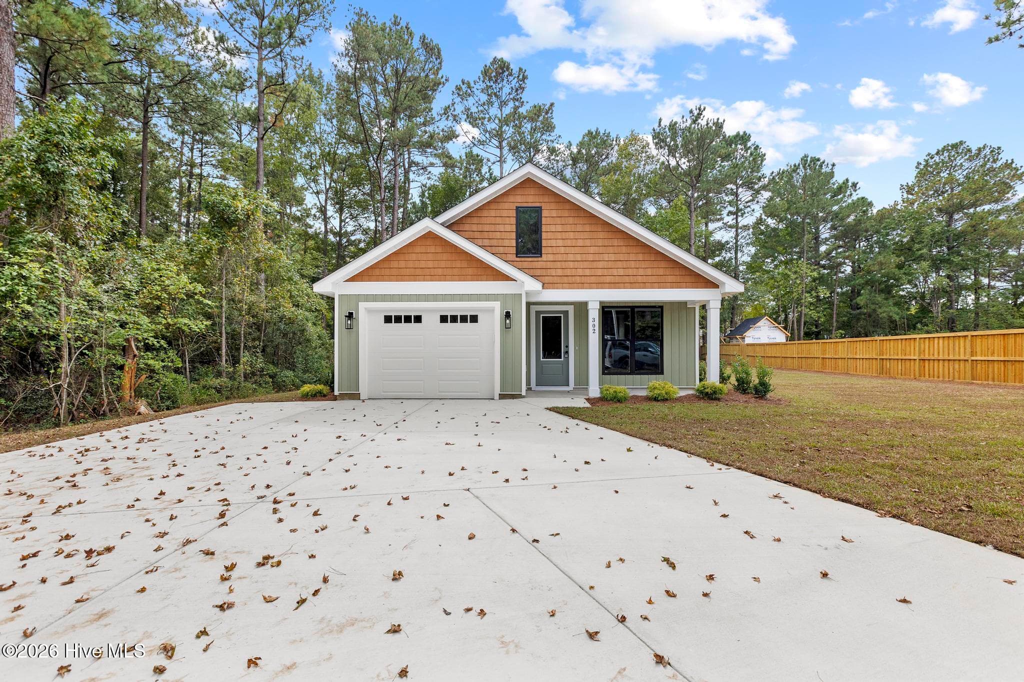 Single Family Residence at 302 Pine Court, Hampstead, NC 28443, photo 3 of 91