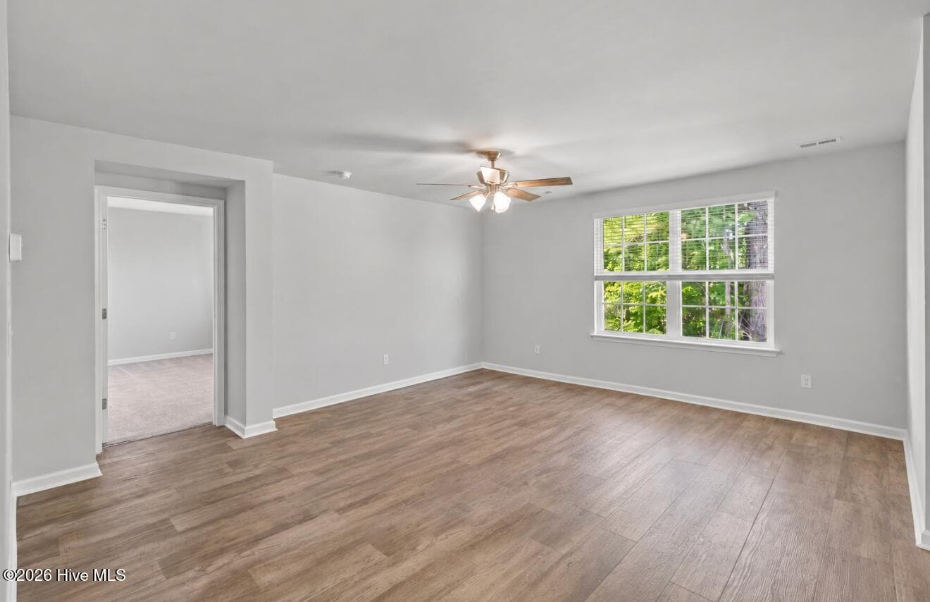 Single Family Residence at 849 Tuscarora Trail, Jacksonville, NC 28546, photo 9 of 45