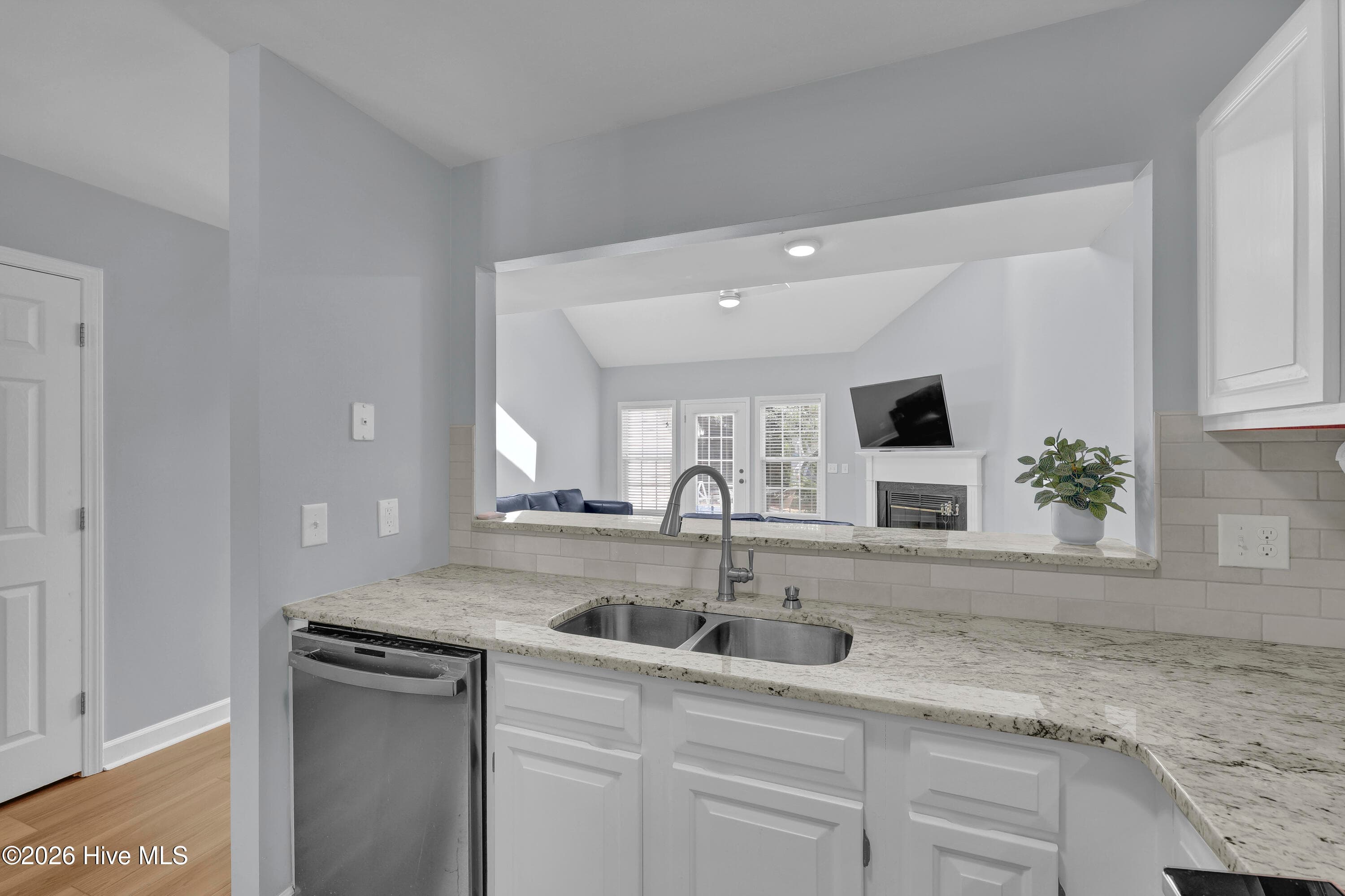 Townhouse at 6211 Wrightsville Avenue Apt 129, Wilmington, NC 28403, photo 7 of 26