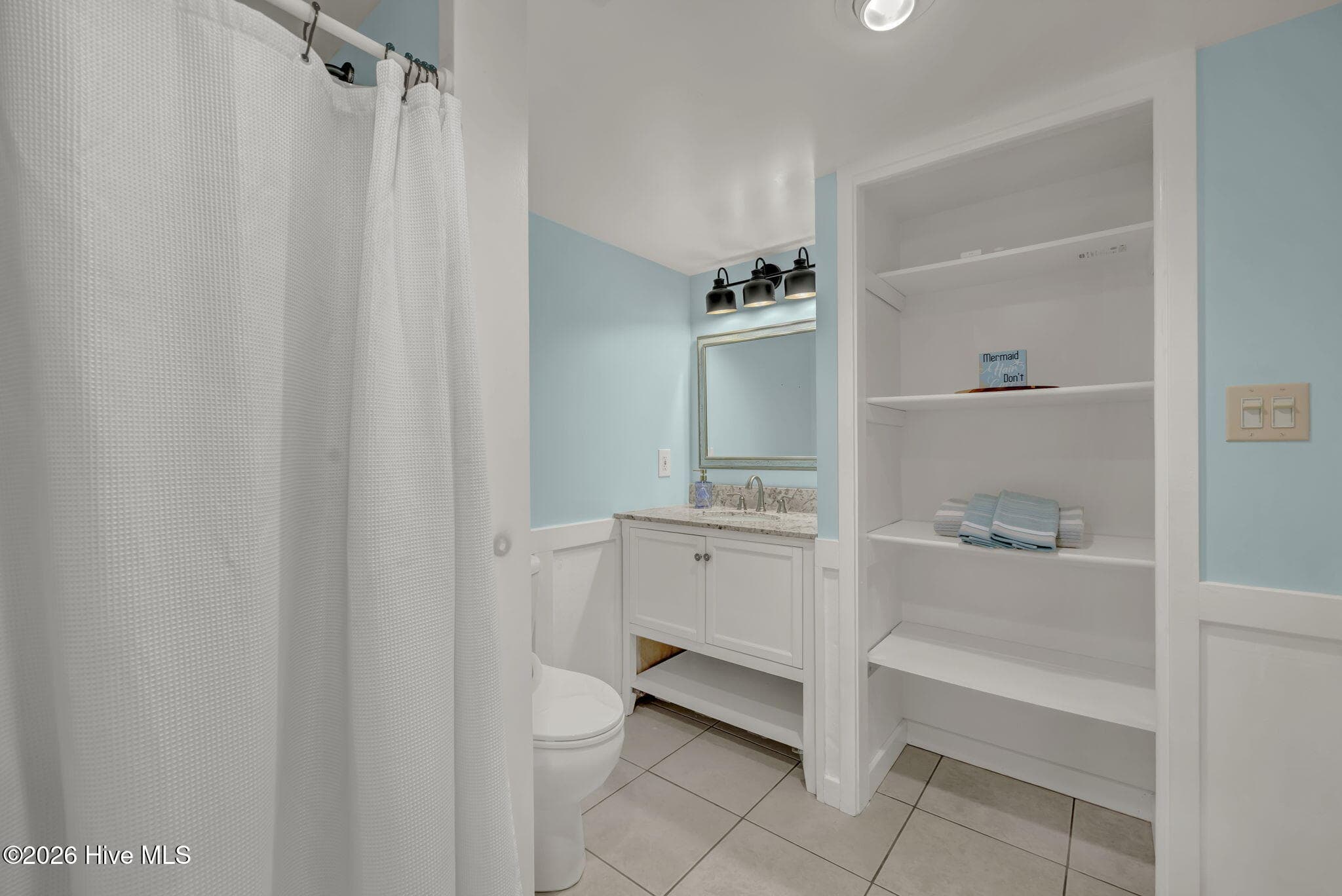Single Family Residence at 926 Fort Fisher Boulevard S, Kure Beach, NC 28449, photo 28 of 40
