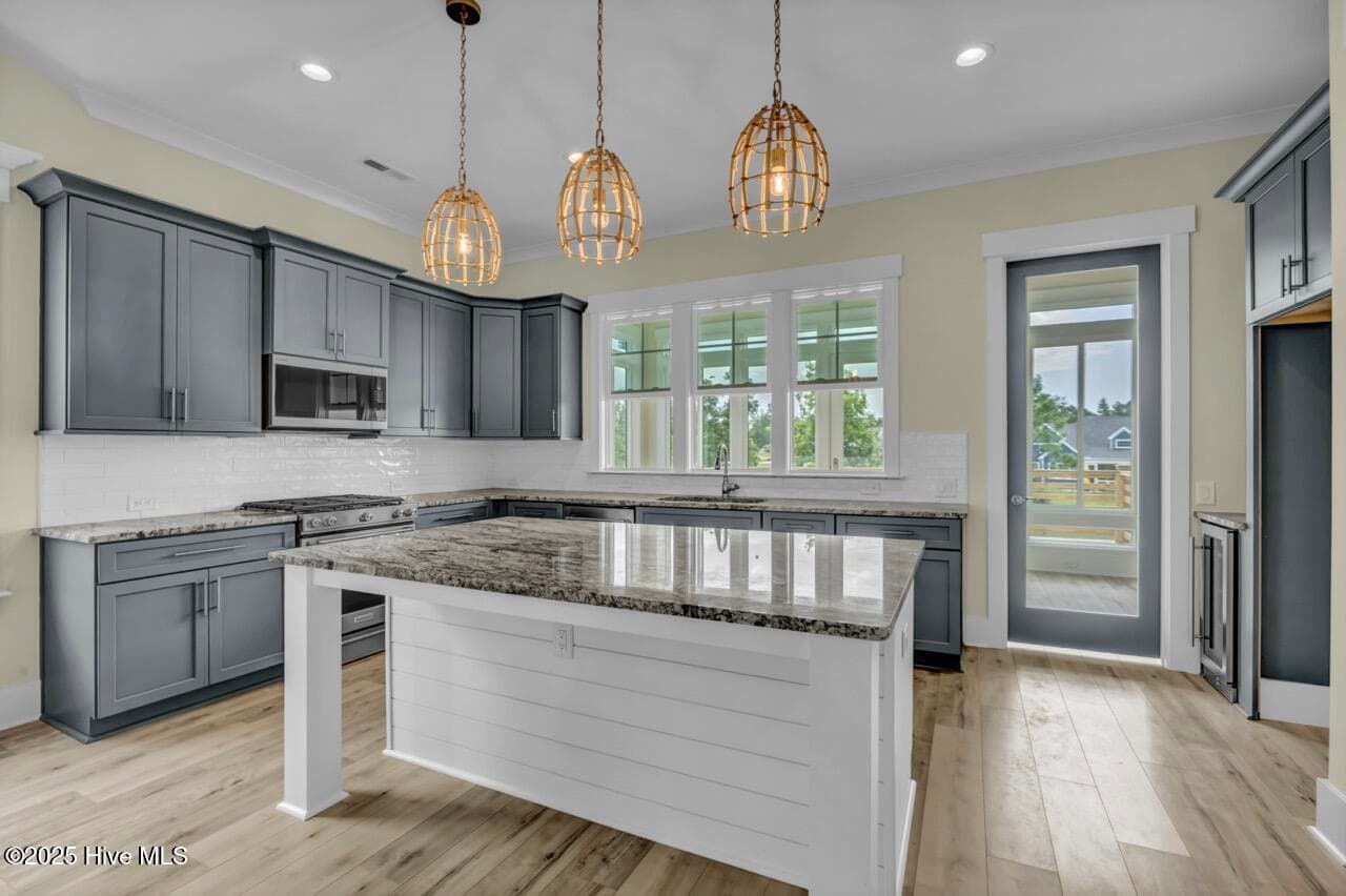 Single Family Residence at 2760 Alvernia Drive, Castle Hayne, NC 28429, photo 18 of 88