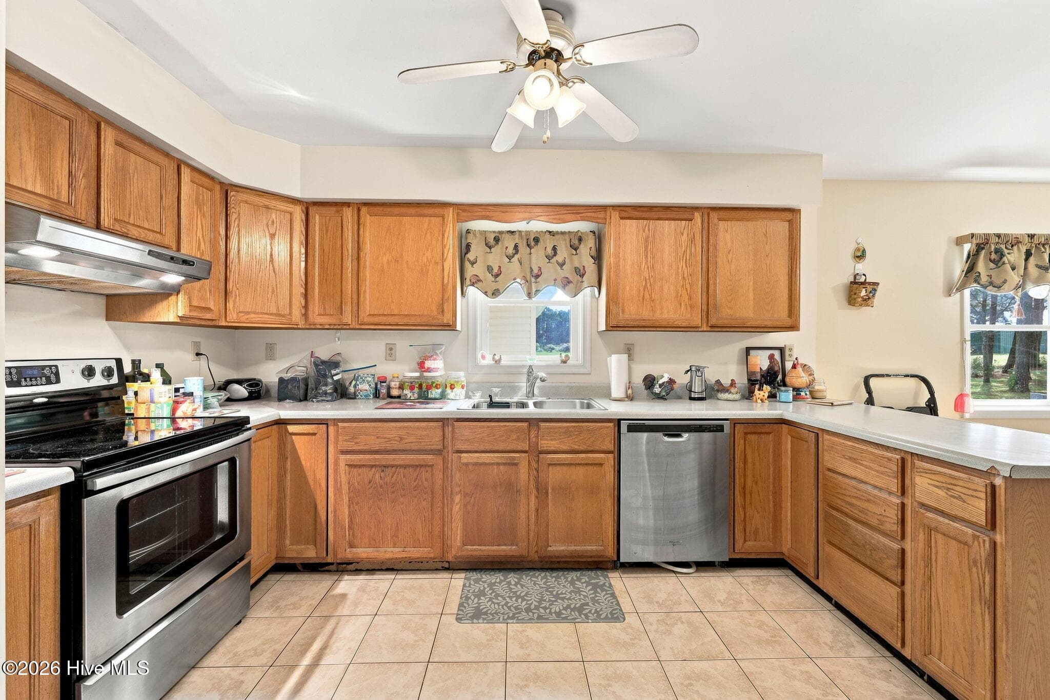 Single Family Residence at 1800 Lee Landing Road, New Bern, NC 28560, photo 4 of 50