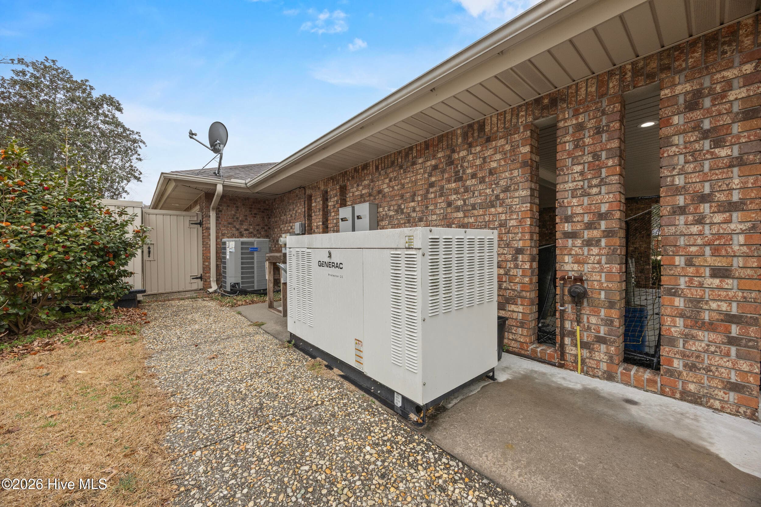whole home generator - 616 E Murphy Street, Wallace, NC 28466