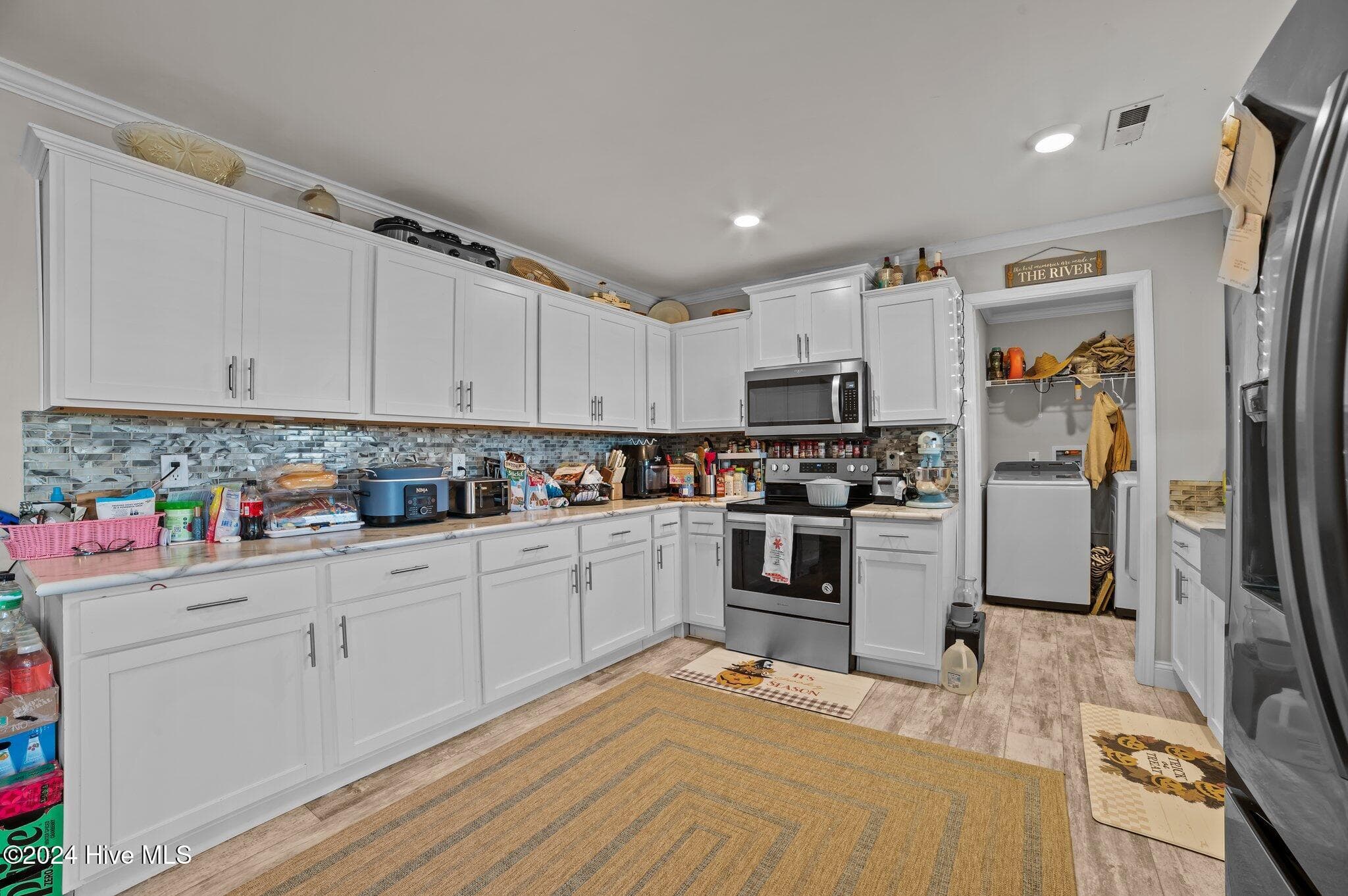 Single Family Residence at 1134 Whichards Beach Road, Chocowinity, NC 27817, photo 10 of 46