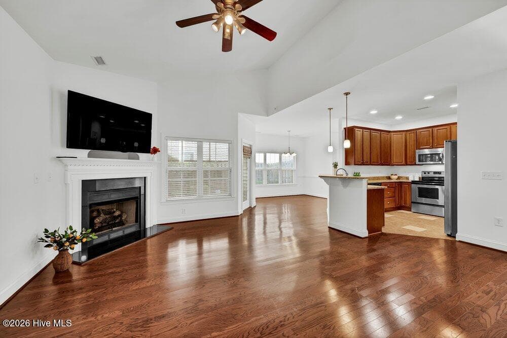 Single Family Residence at 8780 Lanvale Oaks Drive NE, Leland, NC 28451, photo 4 of 28