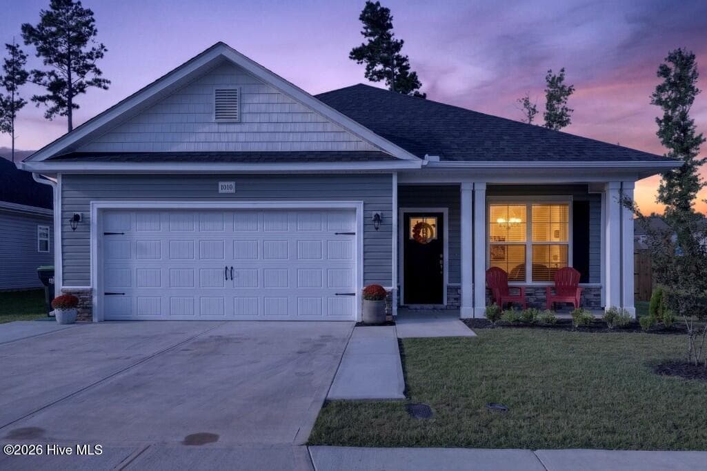 Single Family Residence at 1010 Midnight Bourbon Manor, New Bern, NC 28562, photo 2 of 21